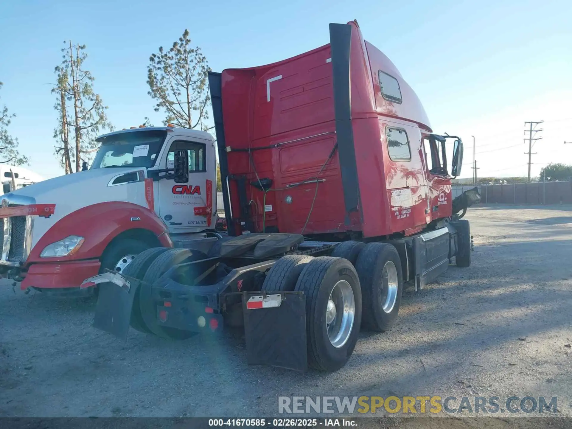 4 Photograph of a damaged car 4V4NC9EH8KN205253 VOLVO VNL 2019