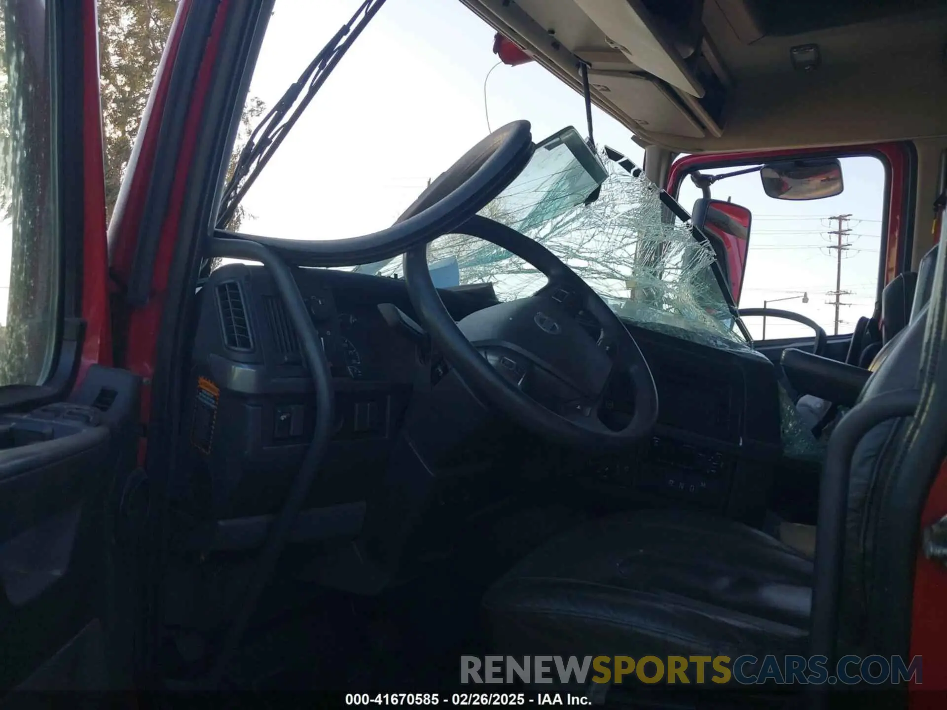 7 Photograph of a damaged car 4V4NC9EH8KN205253 VOLVO VNL 2019