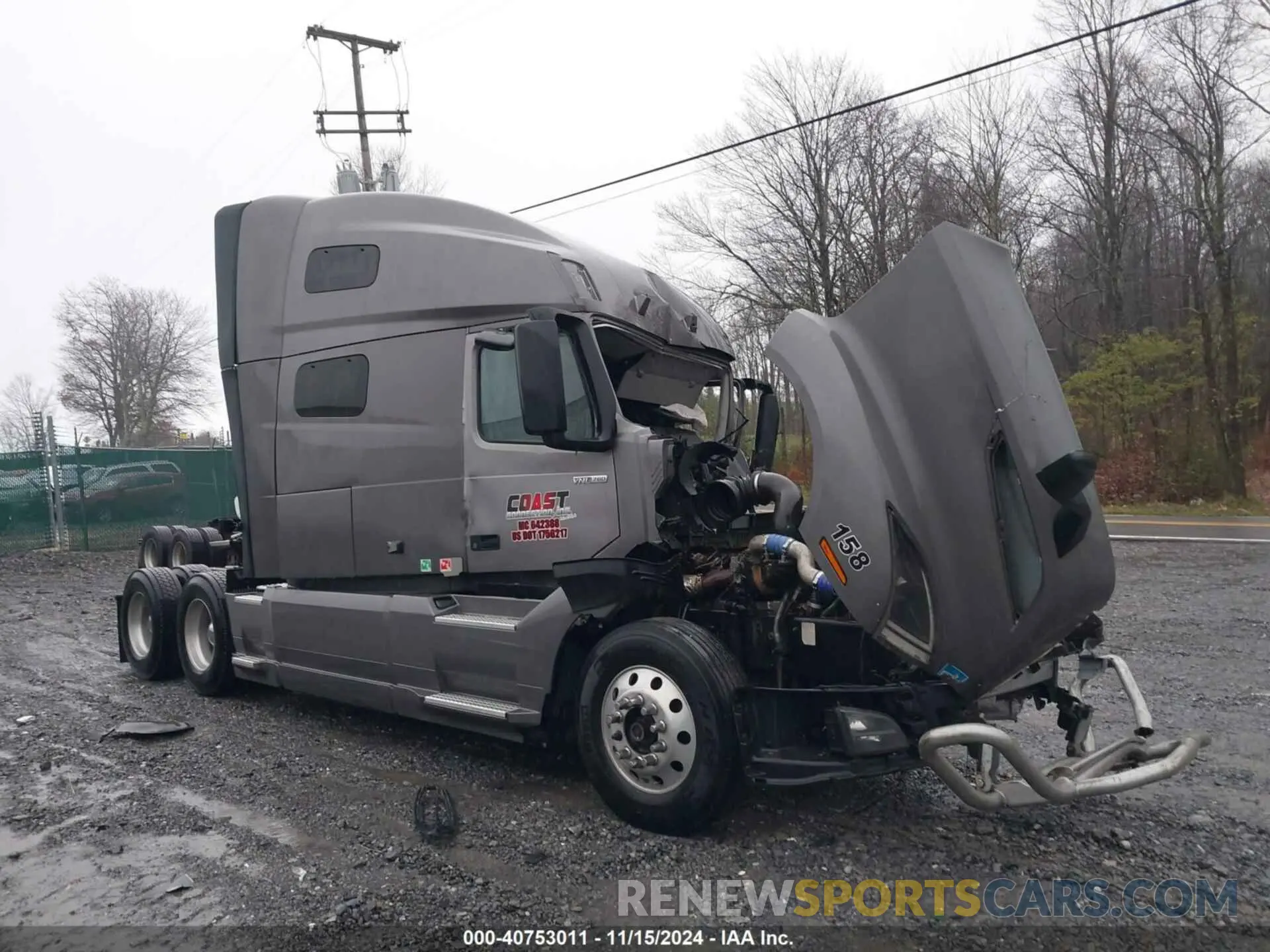 1 Photograph of a damaged car 4V4NC9EJ5KN200420 VOLVO VNL 2019