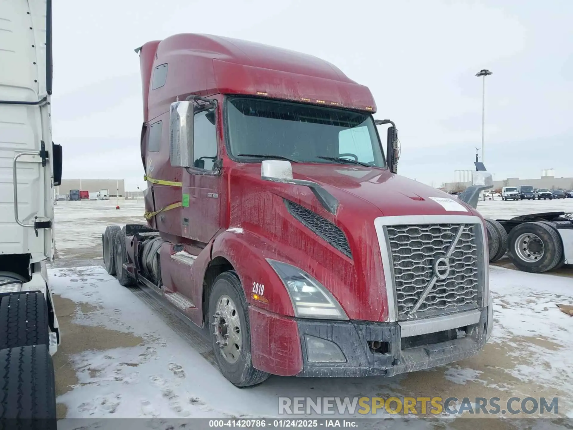 1 Photograph of a damaged car 4V4NC9TH8KN216191 VOLVO VNL 2019