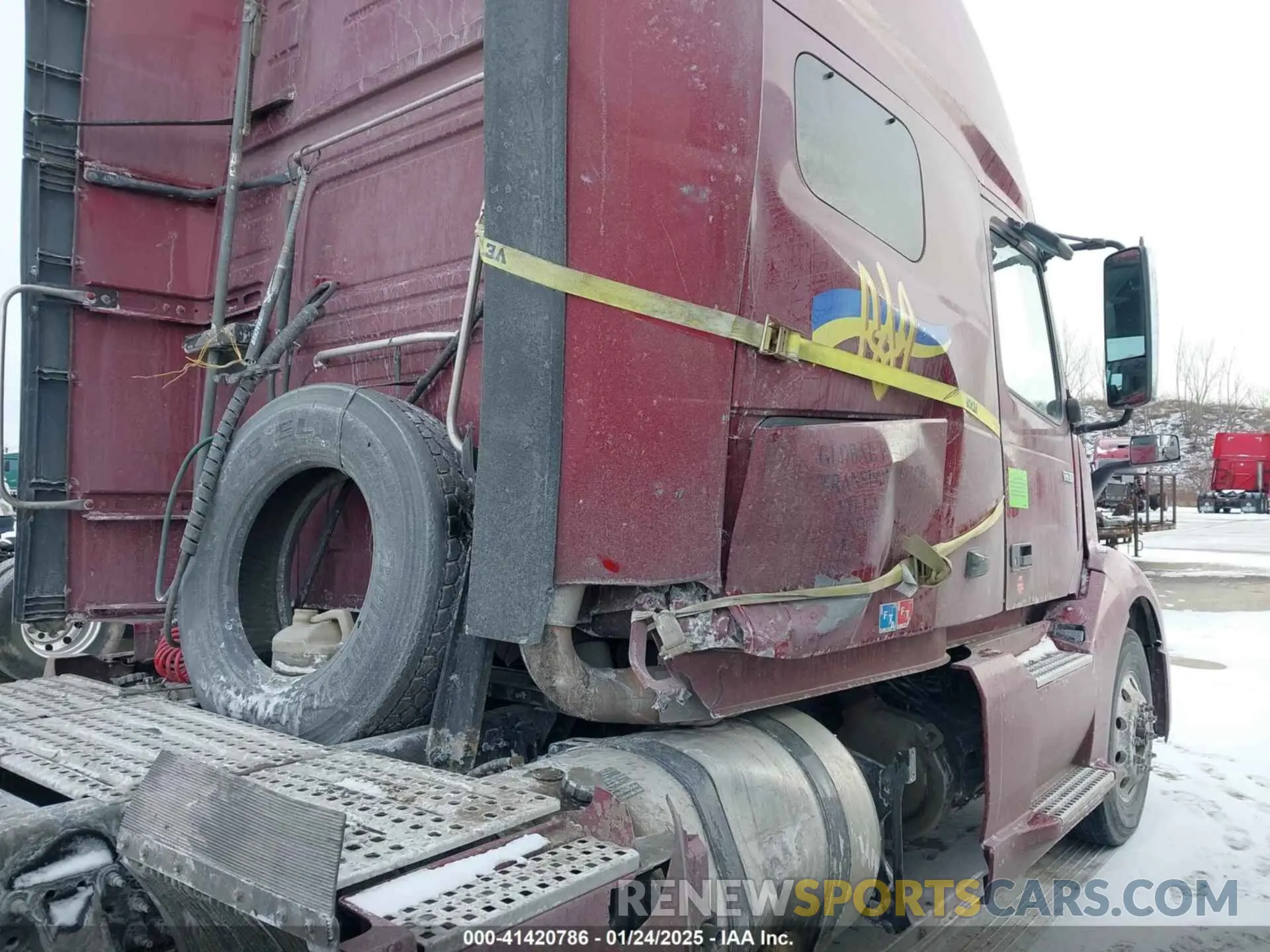 11 Photograph of a damaged car 4V4NC9TH8KN216191 VOLVO VNL 2019
