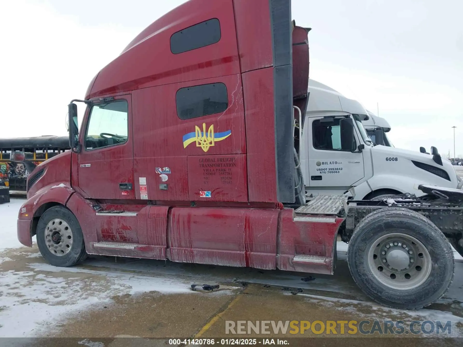 16 Photograph of a damaged car 4V4NC9TH8KN216191 VOLVO VNL 2019