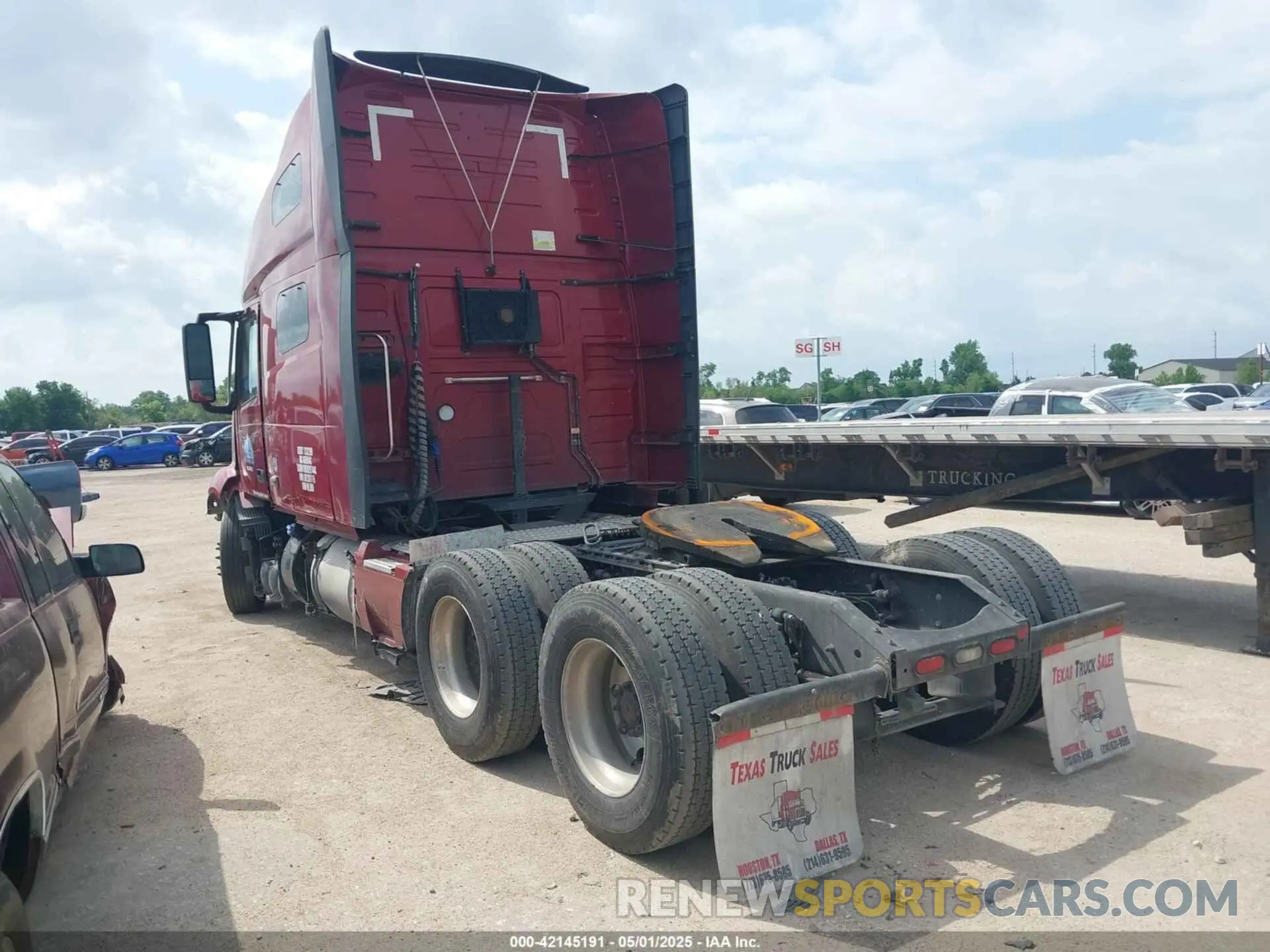 3 Photograph of a damaged car 4V4NC9EH0LN230715 VOLVO VNL 2020