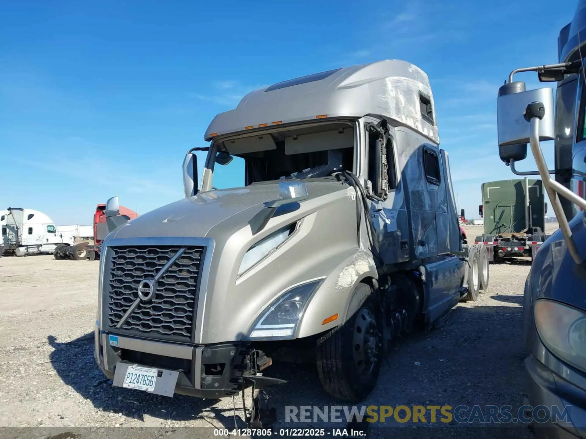 1 Photograph of a damaged car 4V4NC9EH0LN237485 VOLVO VNL 2020
