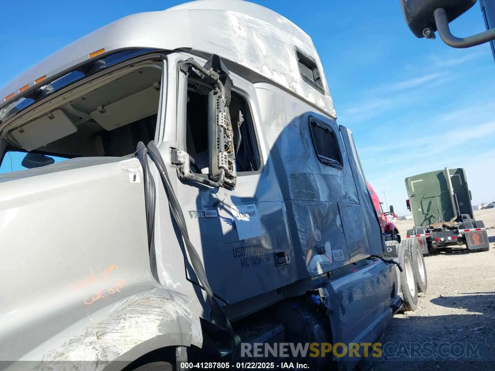 12 Photograph of a damaged car 4V4NC9EH0LN237485 VOLVO VNL 2020