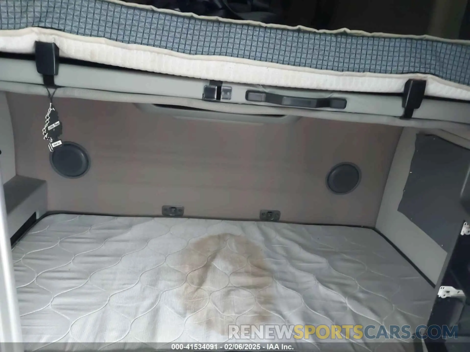 12 Photograph of a damaged car 4V4NC9EH3LN248996 VOLVO VNL 2020
