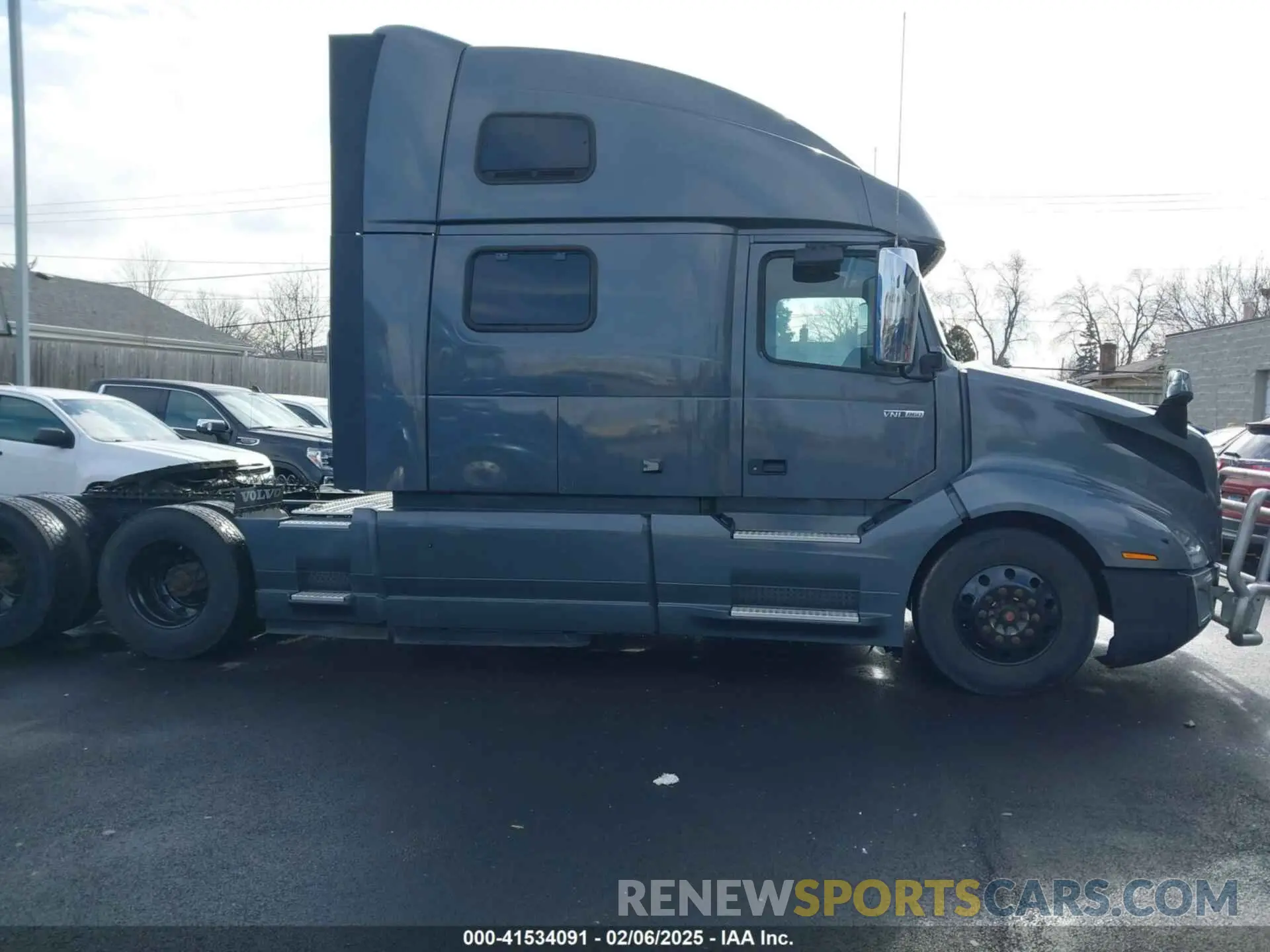 16 Photograph of a damaged car 4V4NC9EH3LN248996 VOLVO VNL 2020