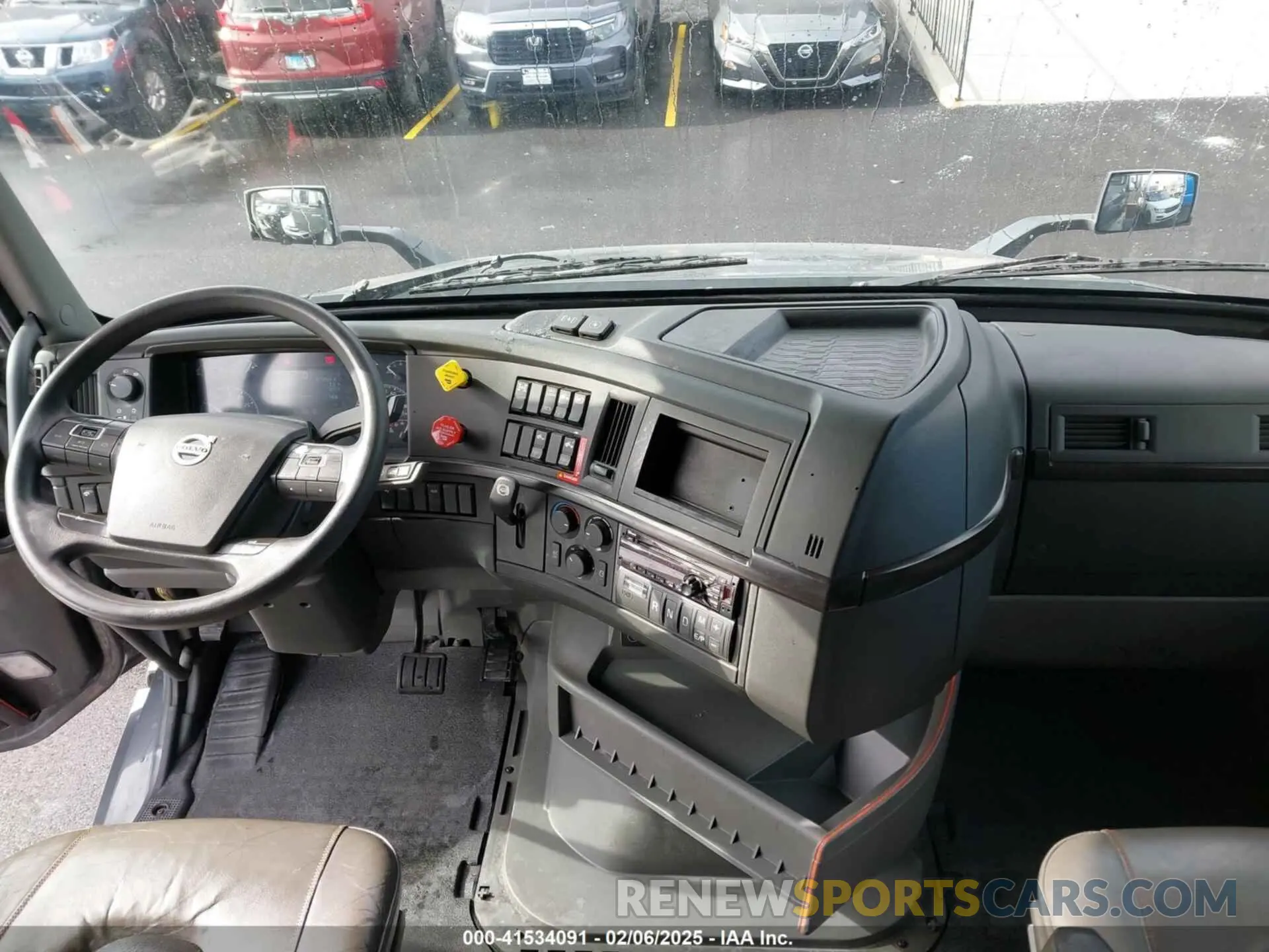 19 Photograph of a damaged car 4V4NC9EH3LN248996 VOLVO VNL 2020