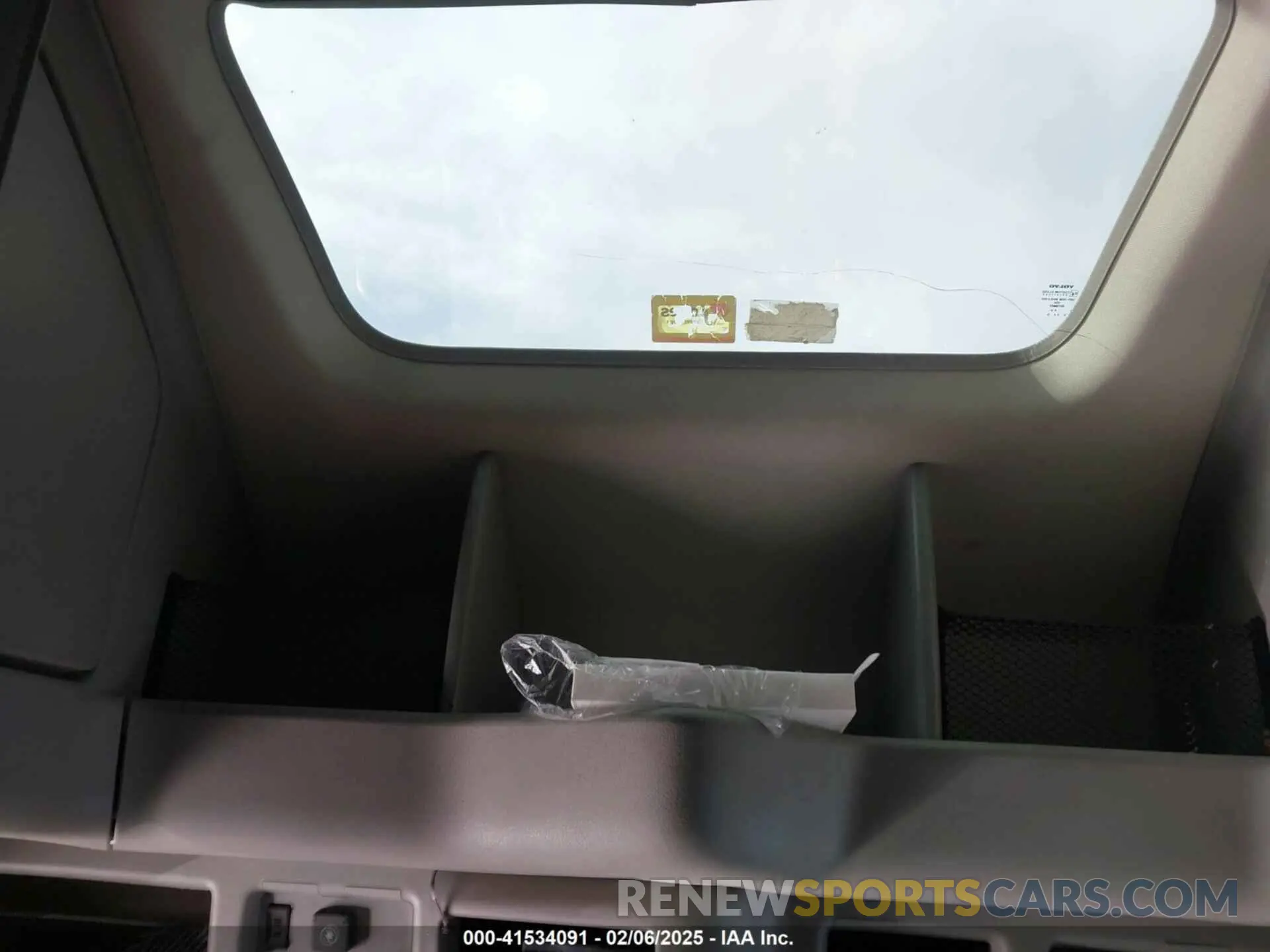 23 Photograph of a damaged car 4V4NC9EH3LN248996 VOLVO VNL 2020