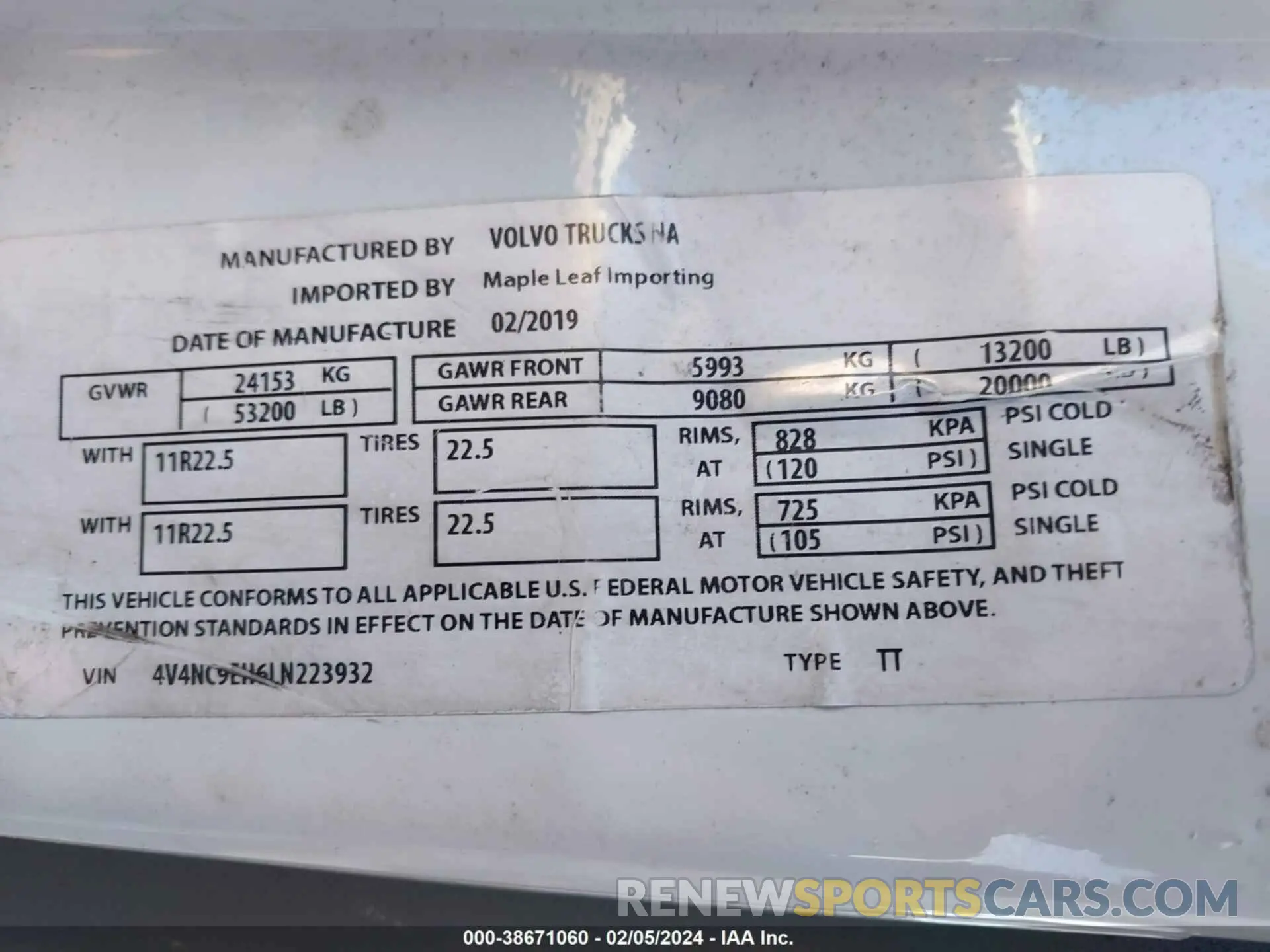 9 Photograph of a damaged car 4V4NC9EH6LN223932 VOLVO VNL 2020