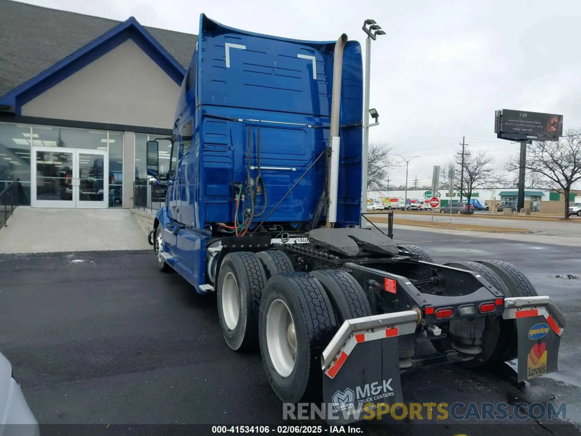 3 Photograph of a damaged car 4V4NC9EHXLN236747 VOLVO VNL 2020