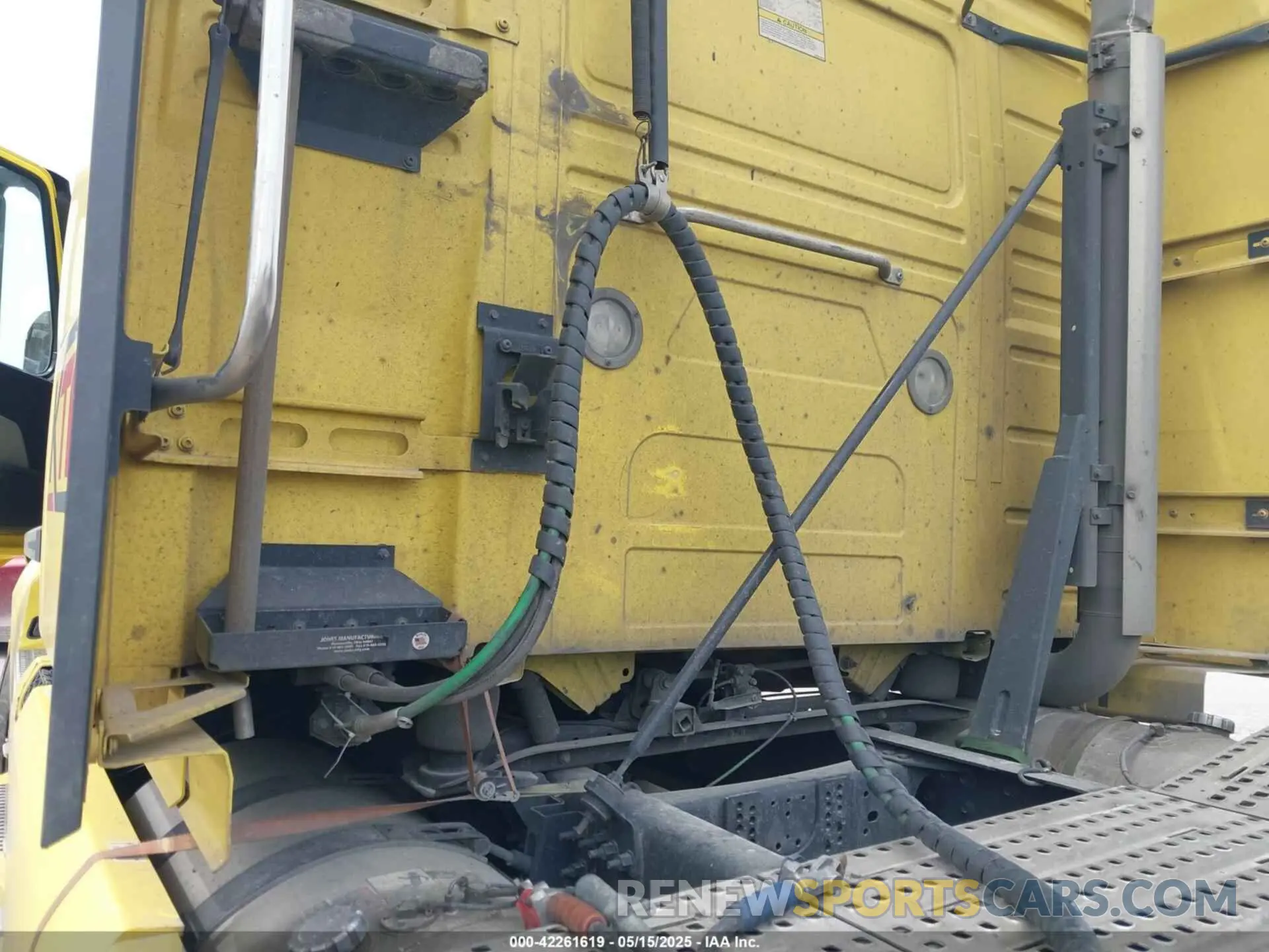 14 Photograph of a damaged car 4V4NC9EJ7LN240564 VOLVO VNL 2020