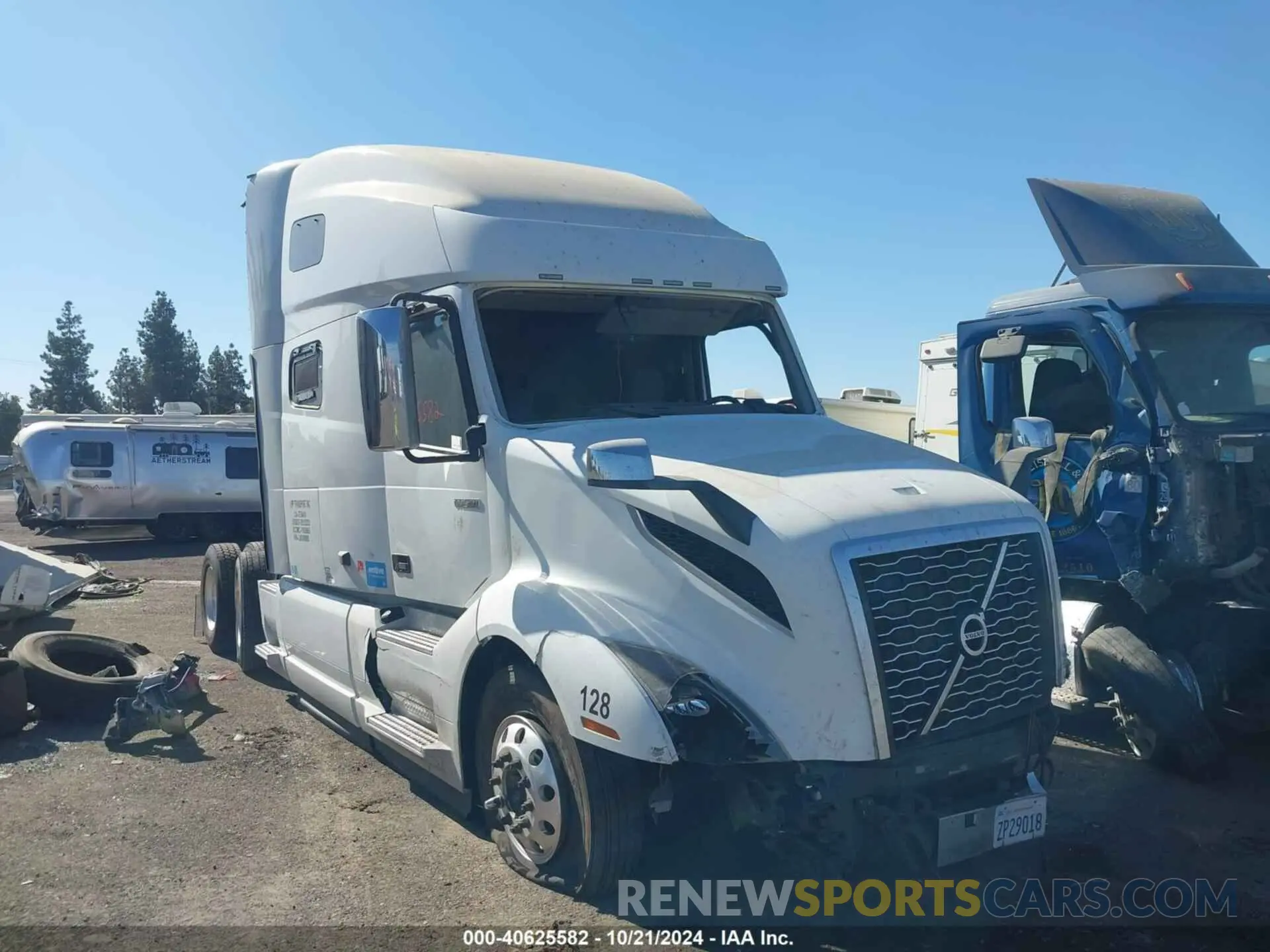 1 Photograph of a damaged car 4V4NC9EJ8LN249080 VOLVO VNL 2020