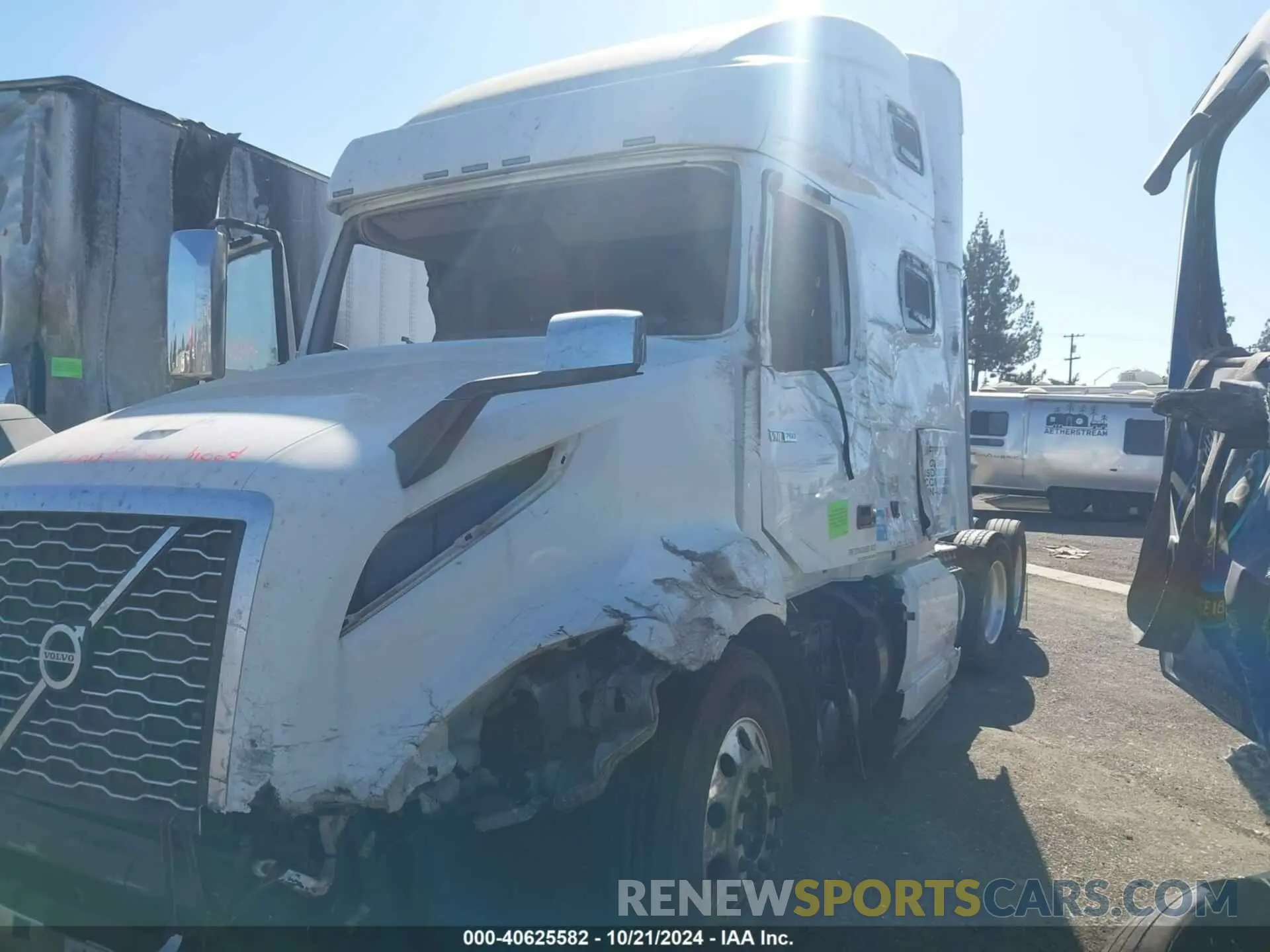 10 Photograph of a damaged car 4V4NC9EJ8LN249080 VOLVO VNL 2020