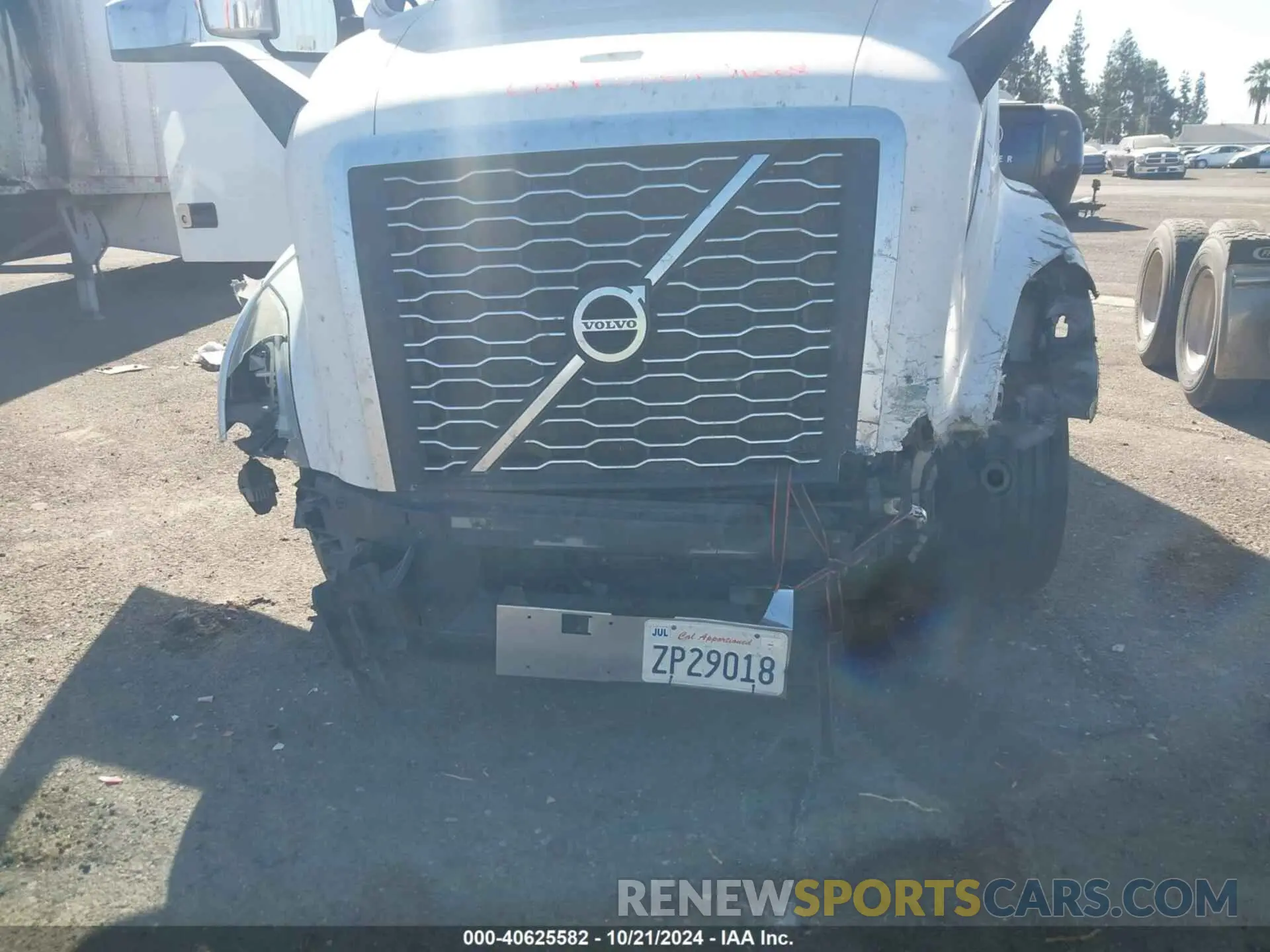 11 Photograph of a damaged car 4V4NC9EJ8LN249080 VOLVO VNL 2020
