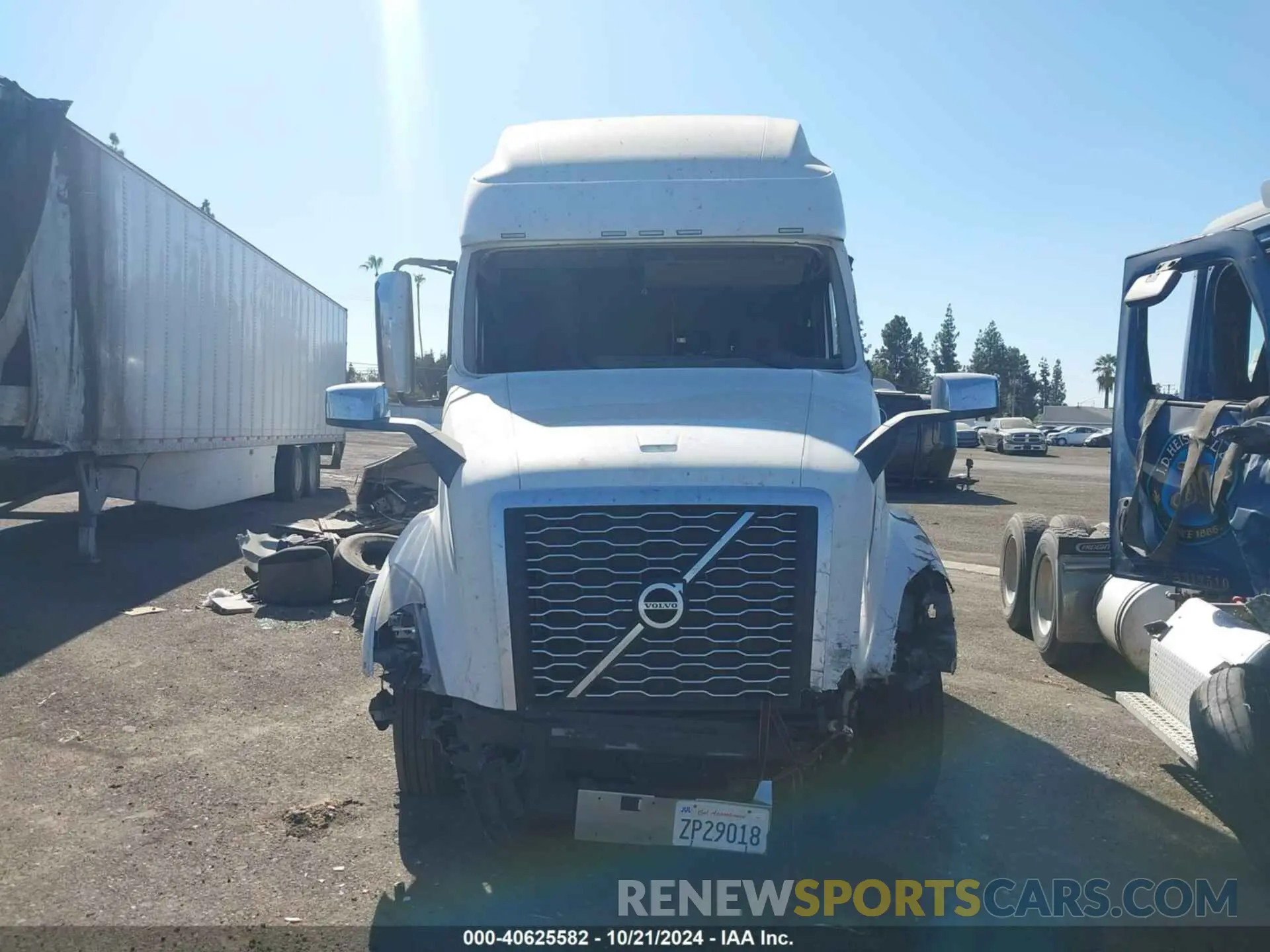 14 Photograph of a damaged car 4V4NC9EJ8LN249080 VOLVO VNL 2020