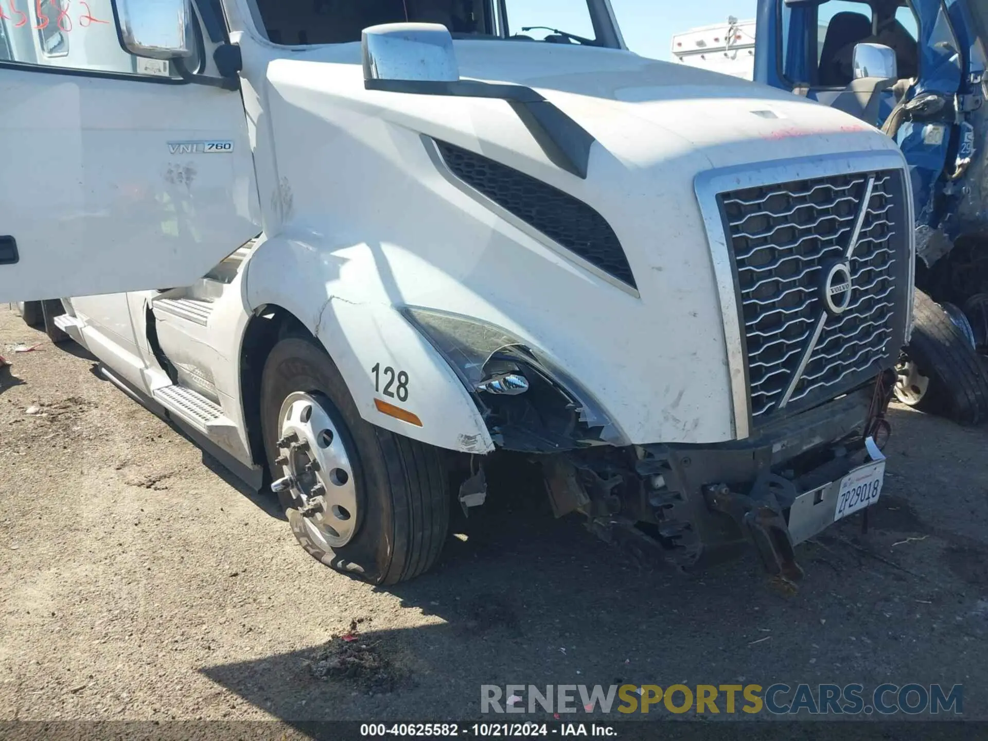 18 Photograph of a damaged car 4V4NC9EJ8LN249080 VOLVO VNL 2020
