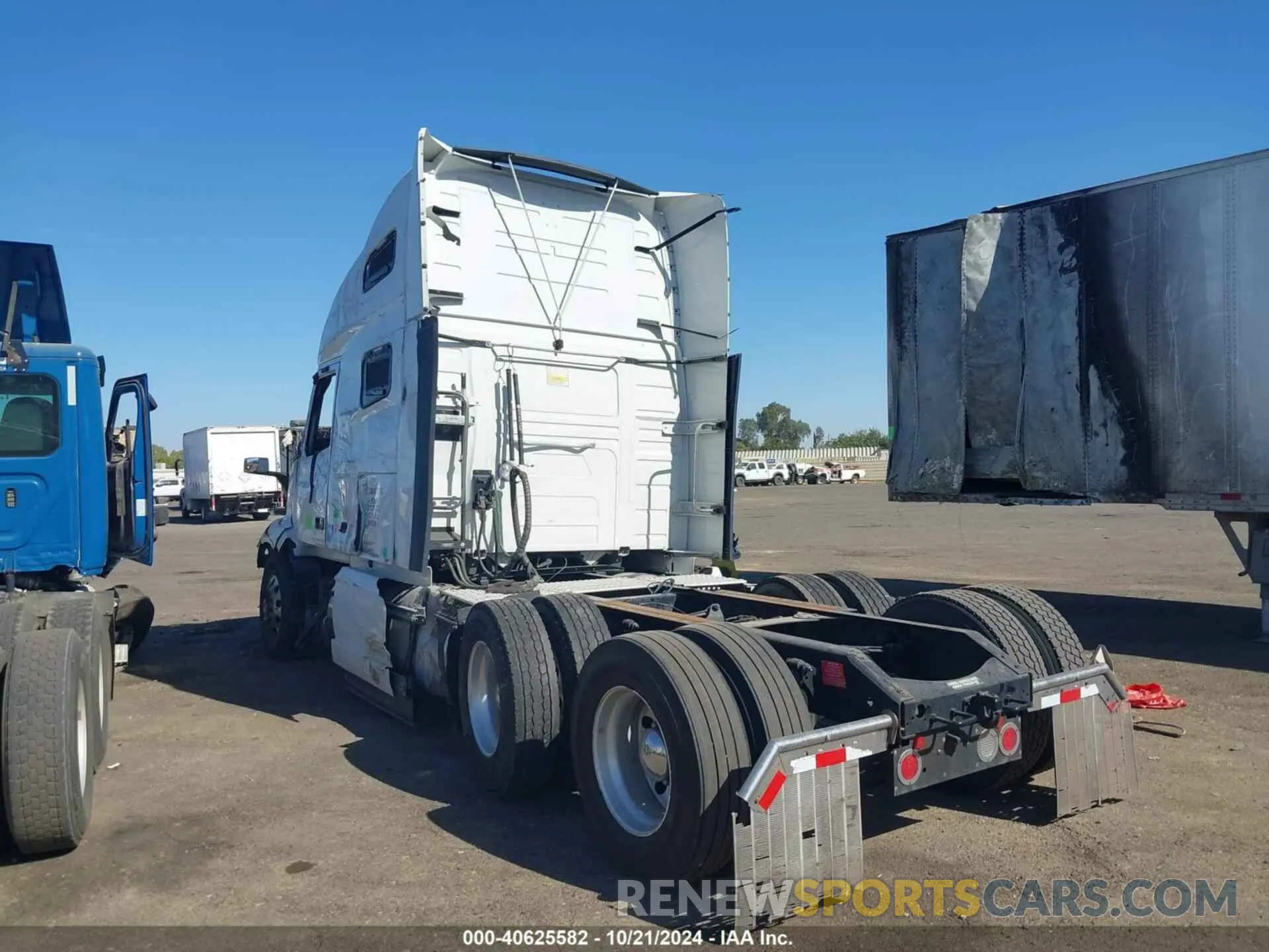 3 Photograph of a damaged car 4V4NC9EJ8LN249080 VOLVO VNL 2020