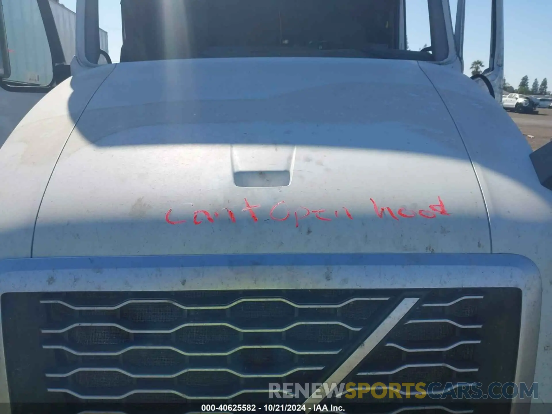 9 Photograph of a damaged car 4V4NC9EJ8LN249080 VOLVO VNL 2020