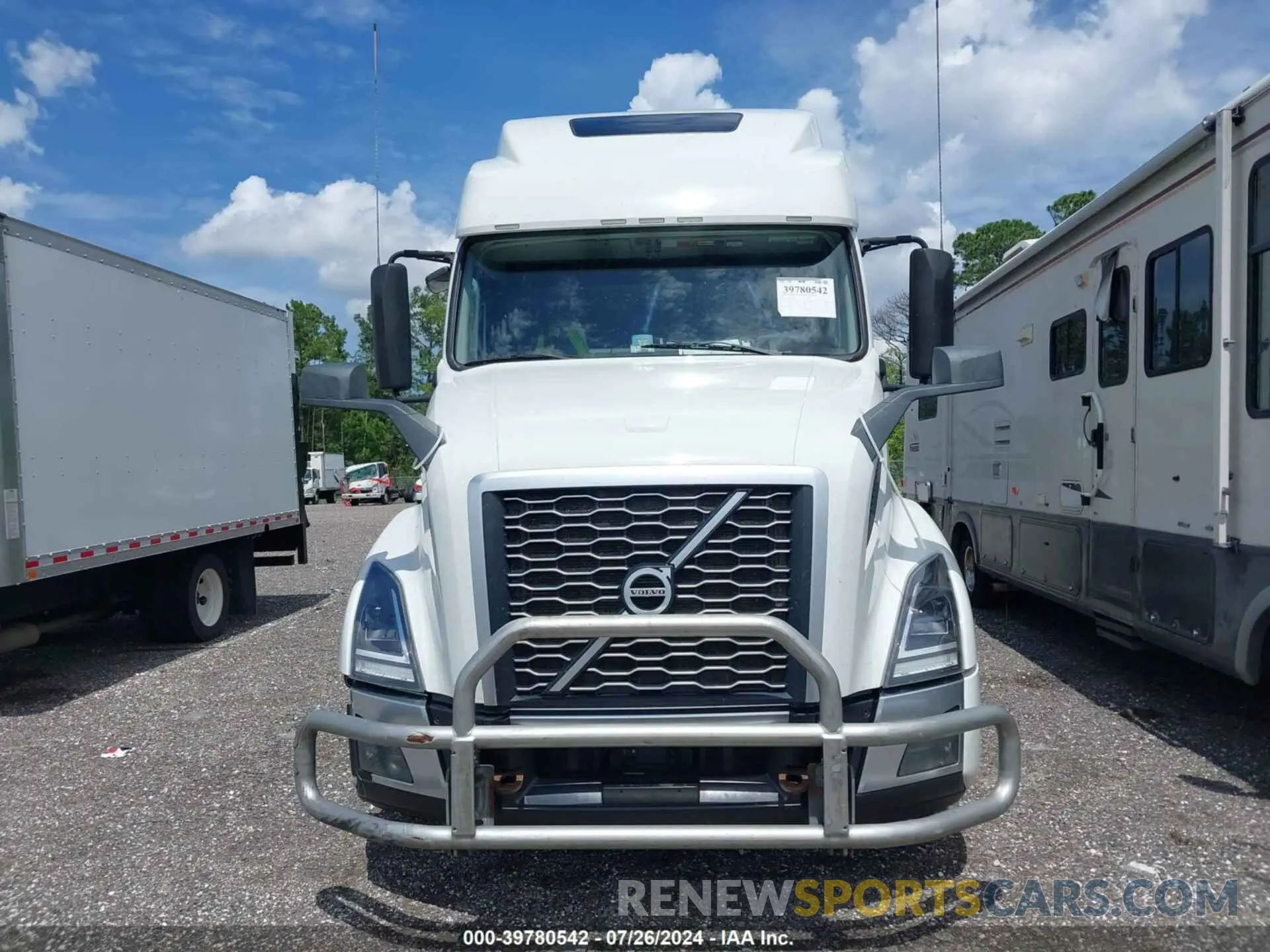 12 Photograph of a damaged car 4V4NC9EH2MN282784 VOLVO VNL 2021