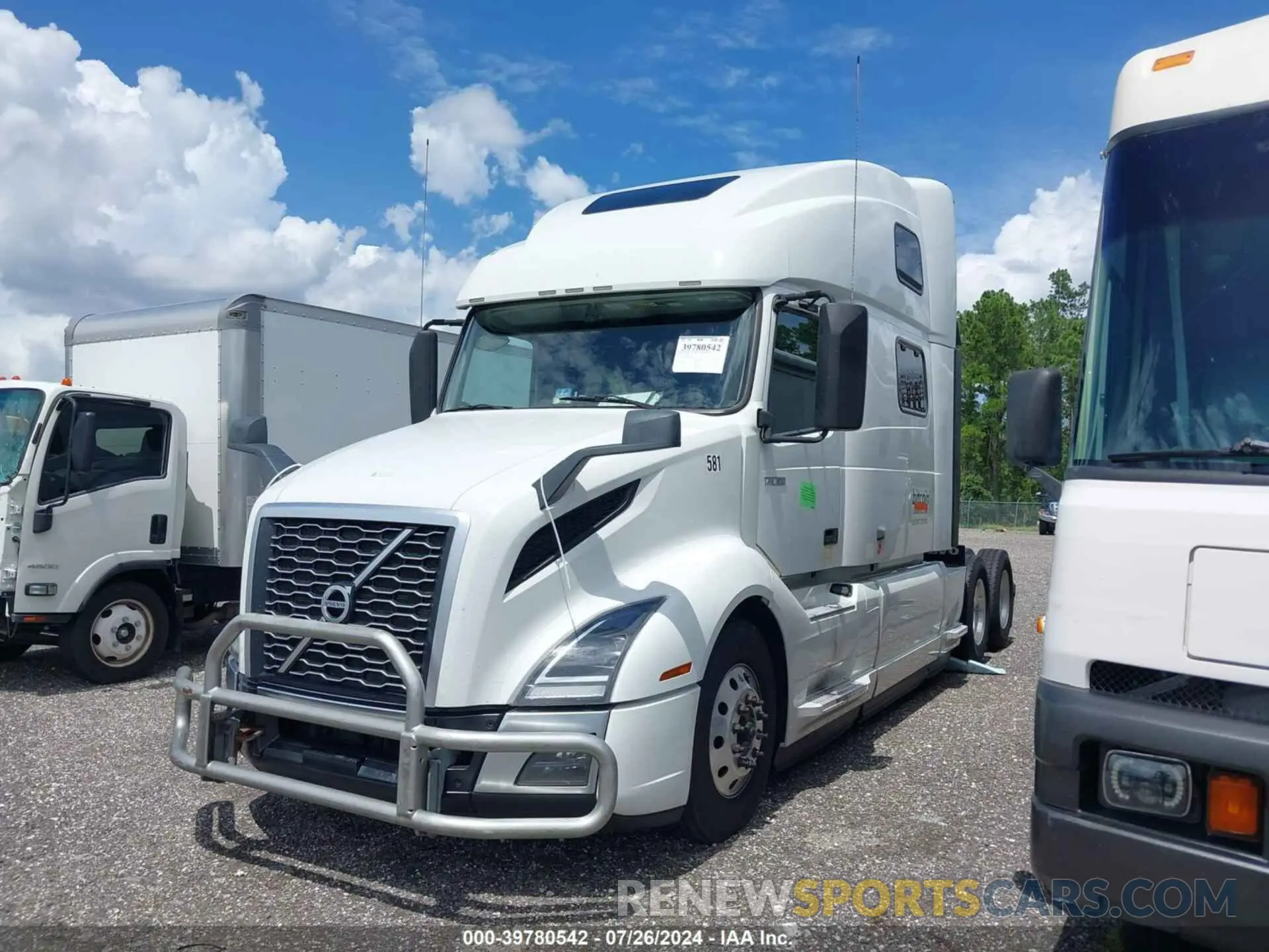 14 Photograph of a damaged car 4V4NC9EH2MN282784 VOLVO VNL 2021