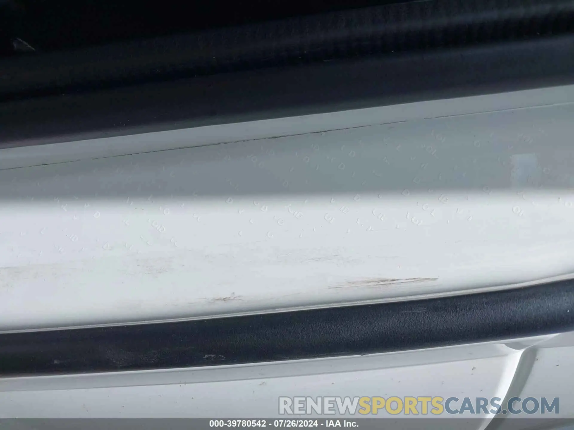 8 Photograph of a damaged car 4V4NC9EH2MN282784 VOLVO VNL 2021