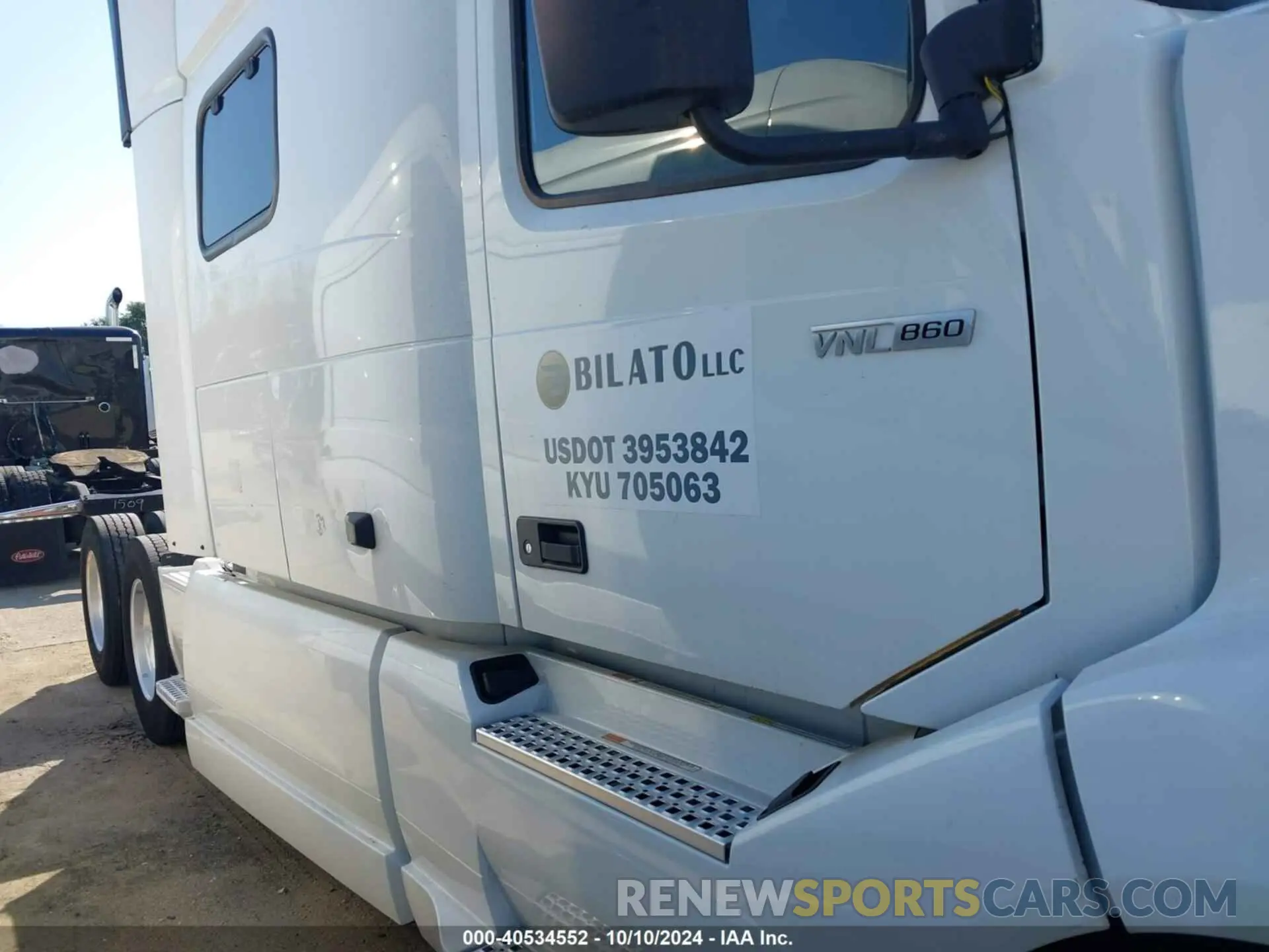16 Photograph of a damaged car 4V4NC9EH3MN232816 VOLVO VNL 2021