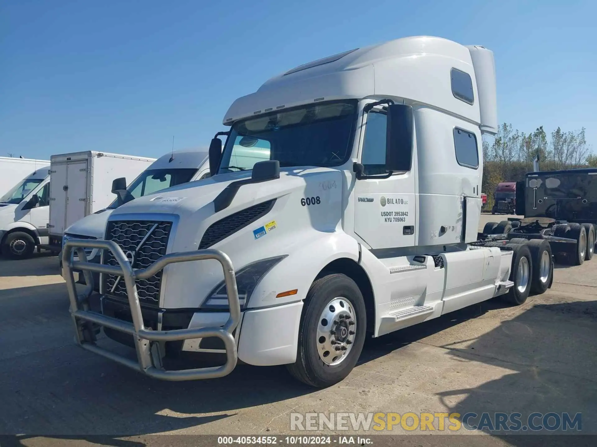 2 Photograph of a damaged car 4V4NC9EH3MN232816 VOLVO VNL 2021