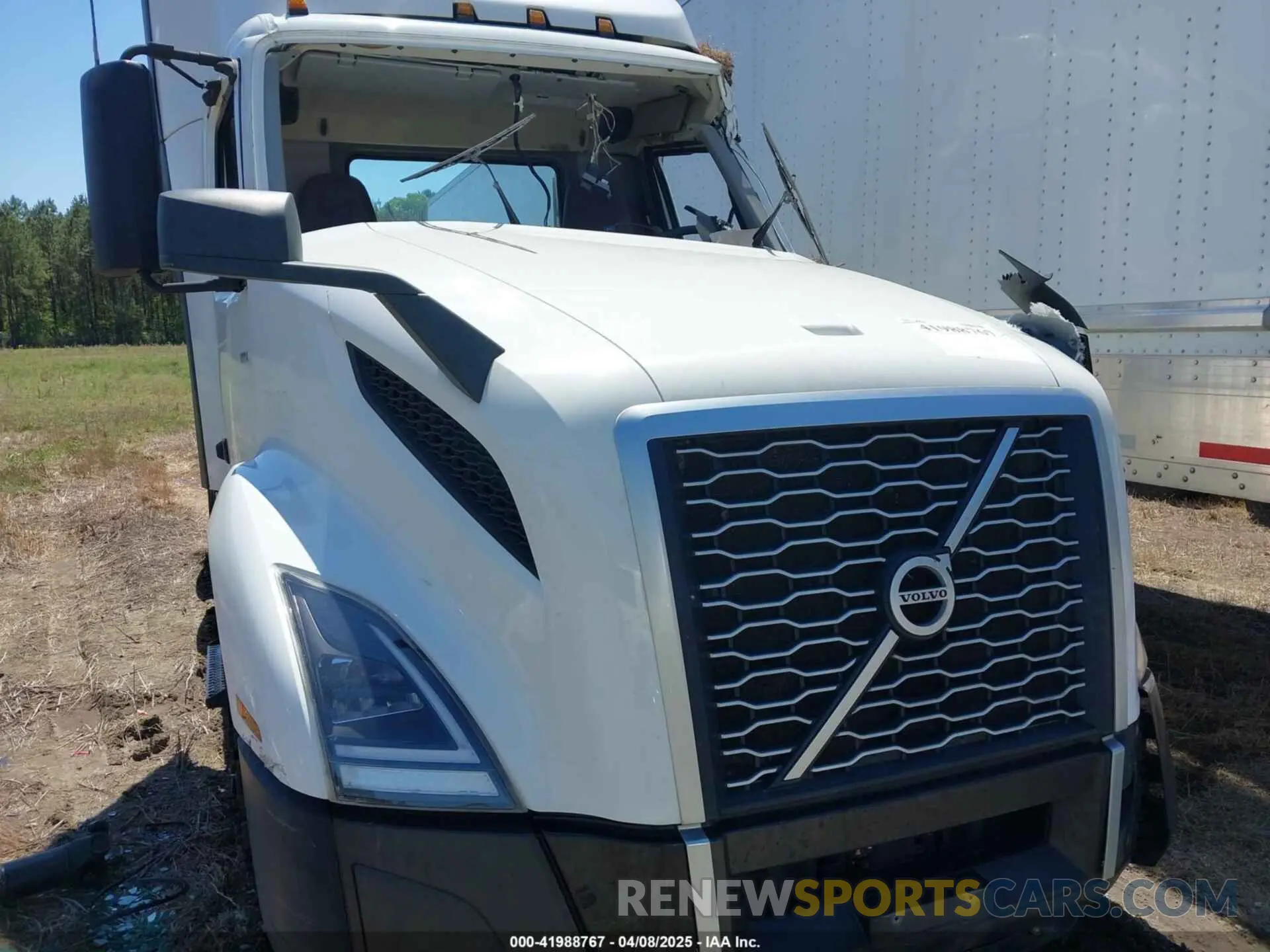 9 Photograph of a damaged car 4V4NC9EH5MN283346 VOLVO VNL 2021