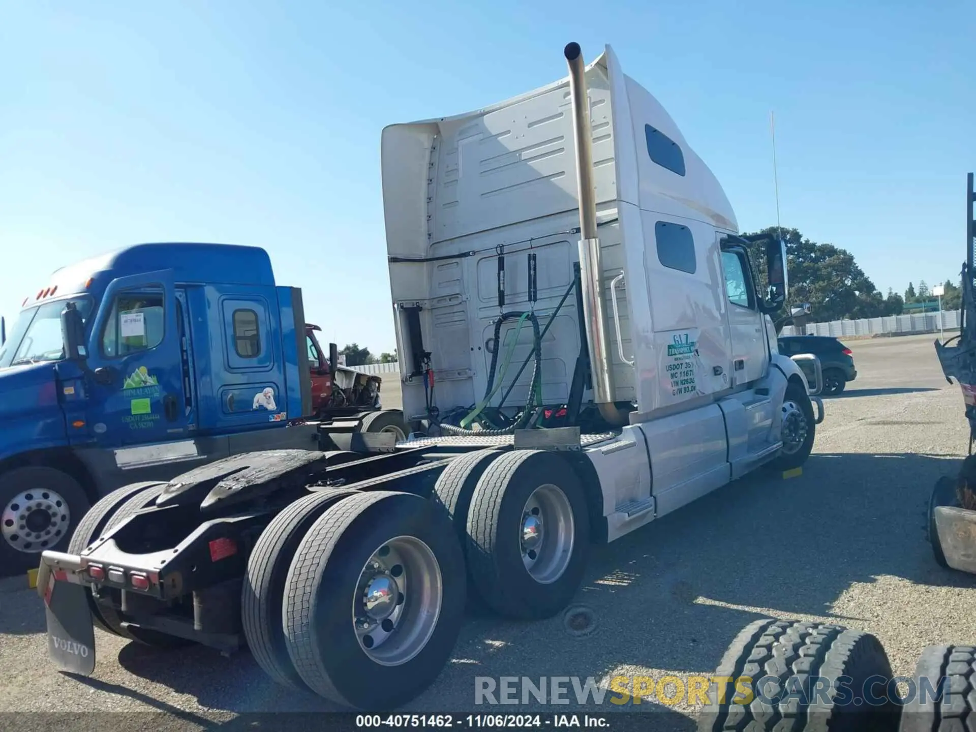 4 Photograph of a damaged car 4V4NC9EH9MN263858 VOLVO VNL 2021