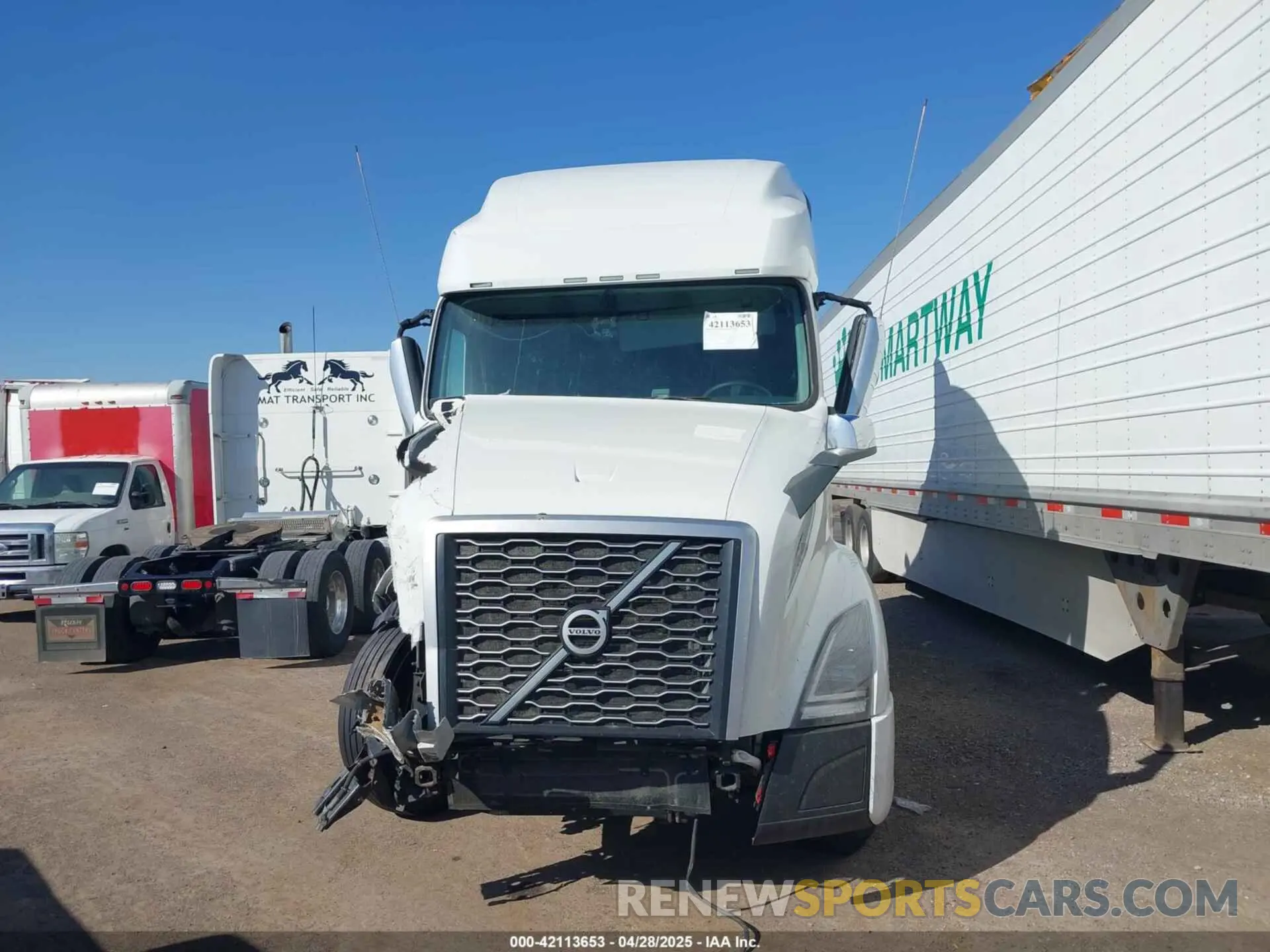 12 Photograph of a damaged car 4V4NC9EH2NN290479 VOLVO VNL 2022