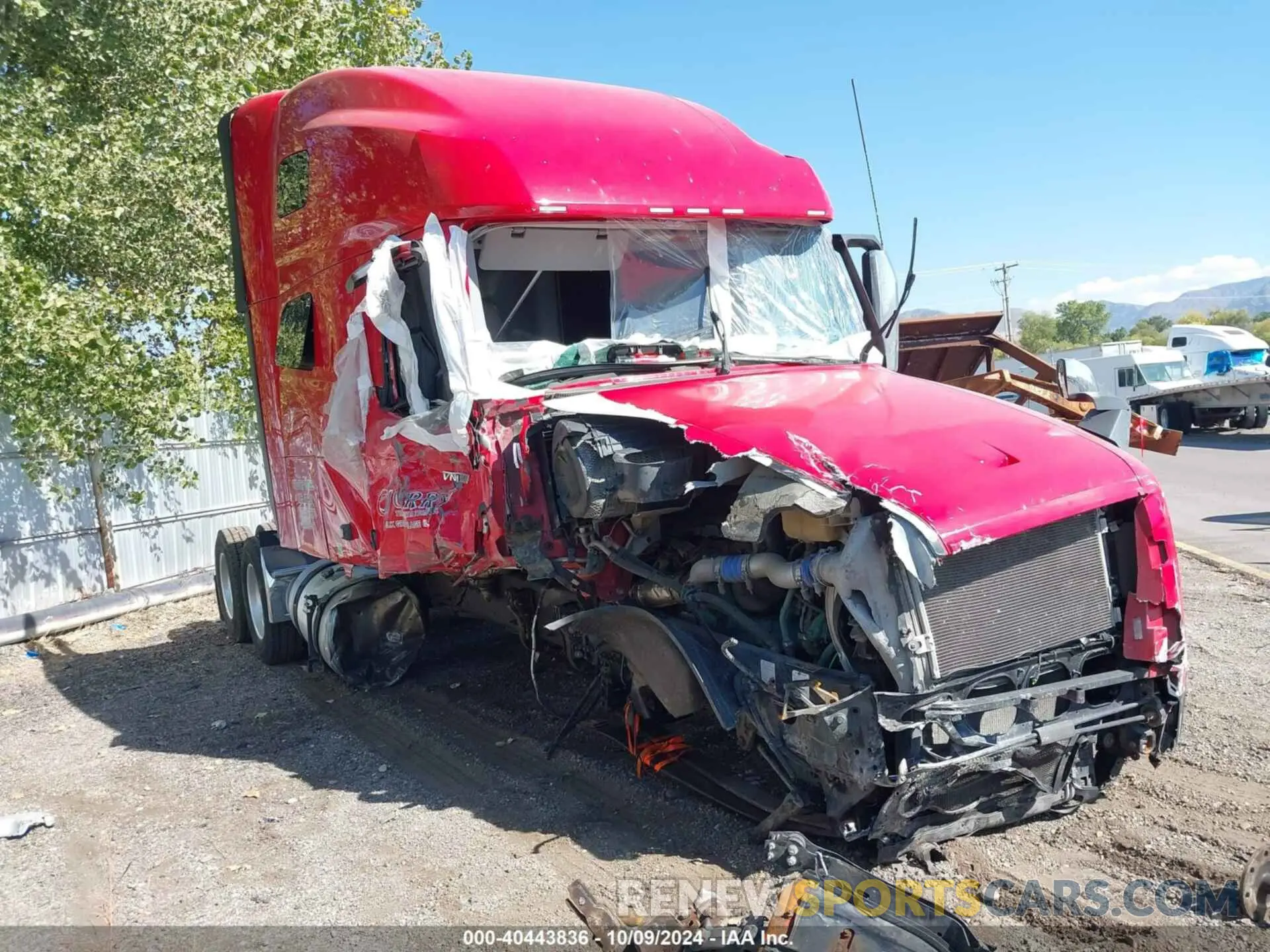 1 Photograph of a damaged car 4V4NC9EH6NN299461 VOLVO VNL 2022