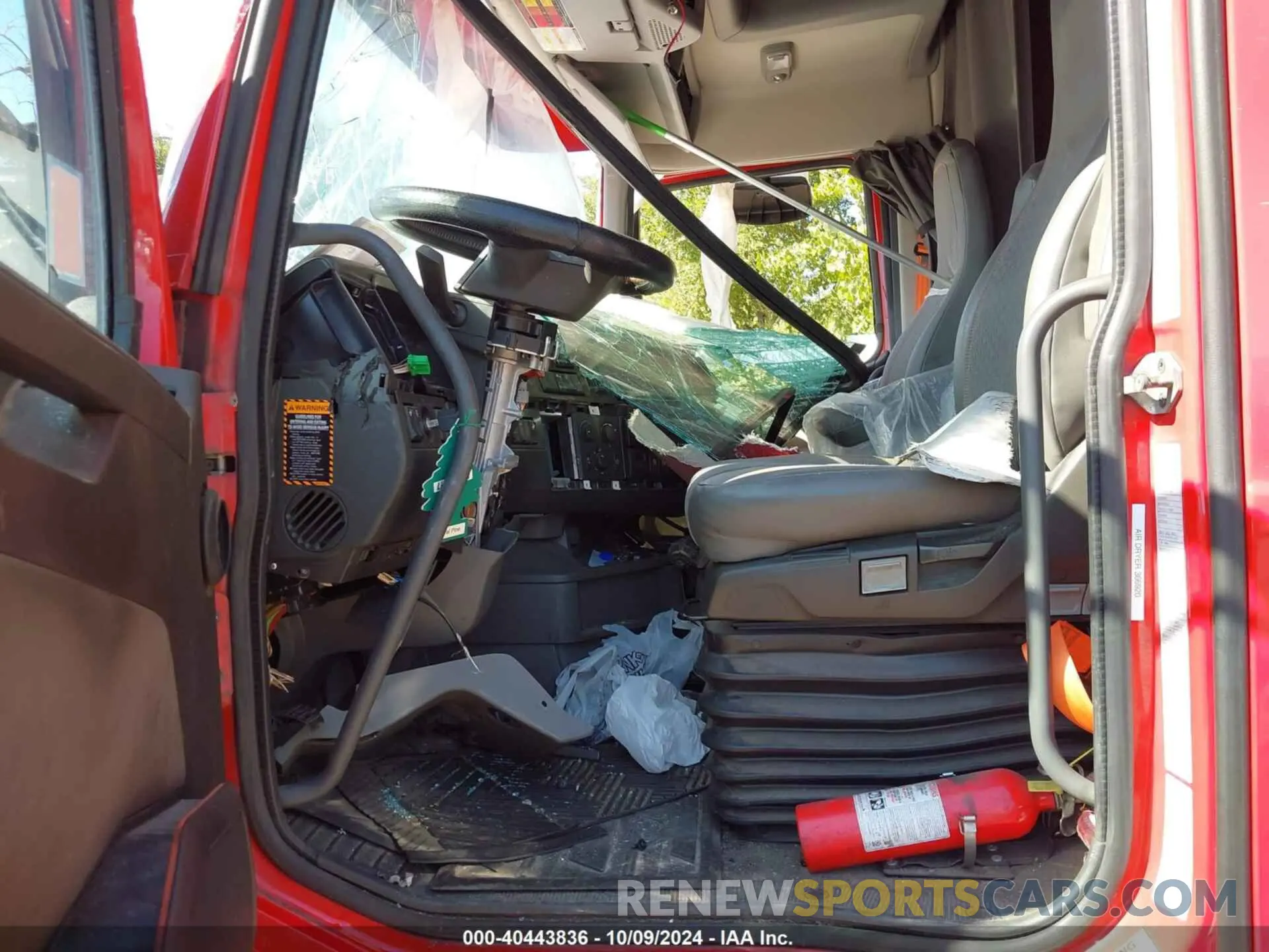 6 Photograph of a damaged car 4V4NC9EH6NN299461 VOLVO VNL 2022