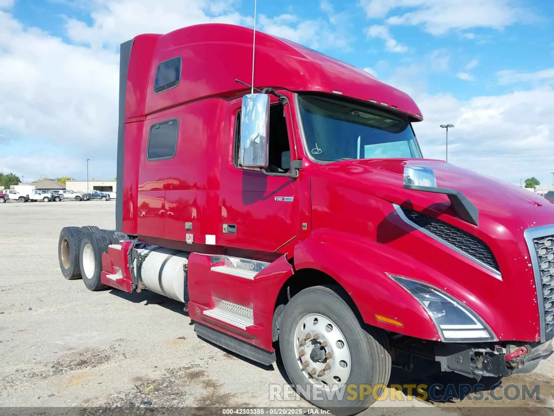 1 Photograph of a damaged car 4V4NC9EH7NN294351 VOLVO VNL 2022