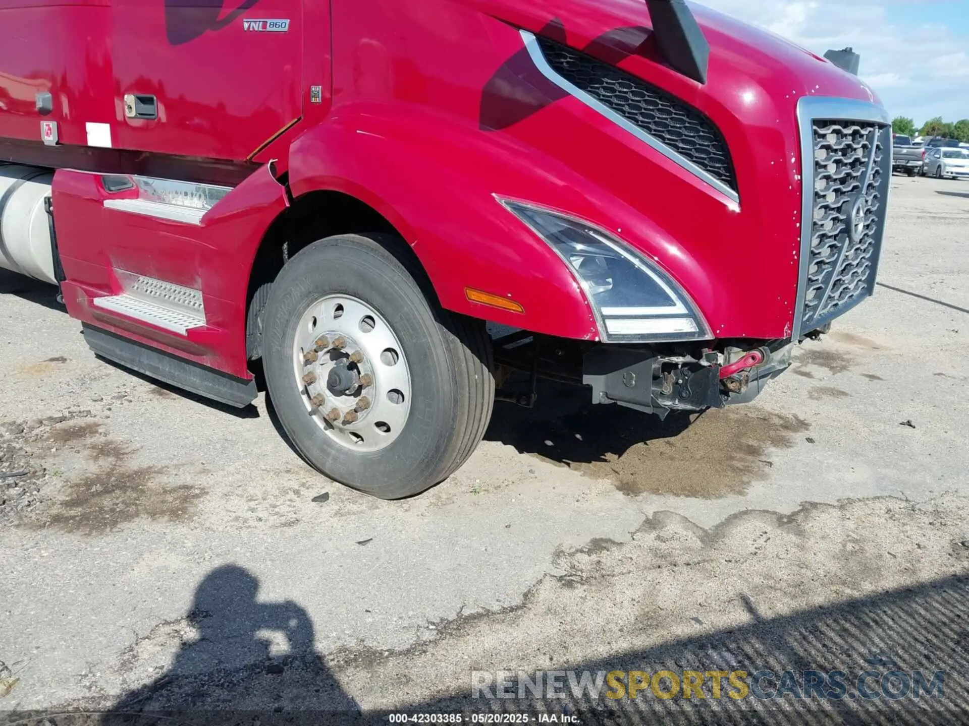 15 Photograph of a damaged car 4V4NC9EH7NN294351 VOLVO VNL 2022