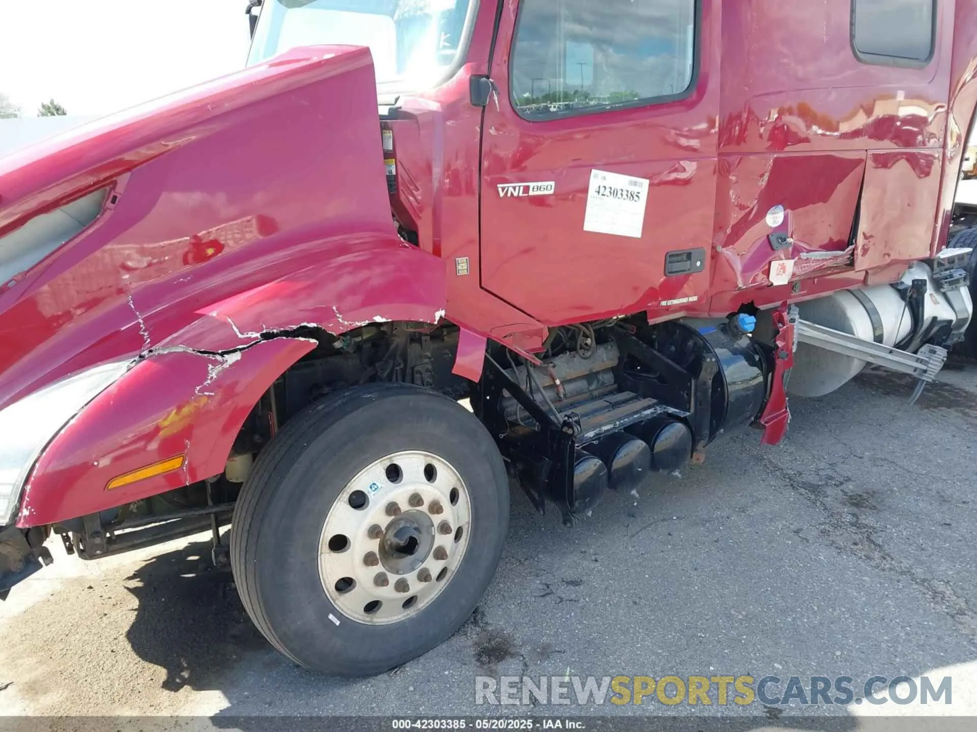 18 Photograph of a damaged car 4V4NC9EH7NN294351 VOLVO VNL 2022