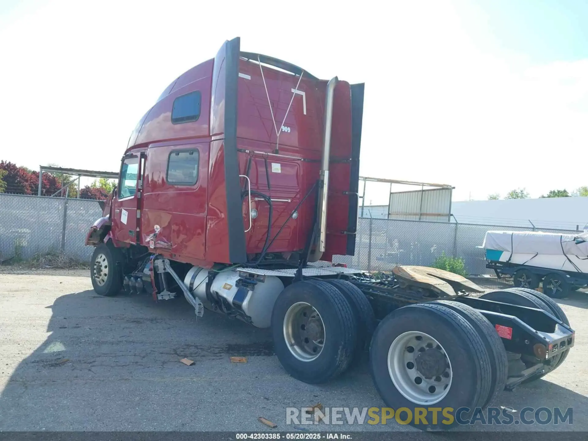3 Photograph of a damaged car 4V4NC9EH7NN294351 VOLVO VNL 2022