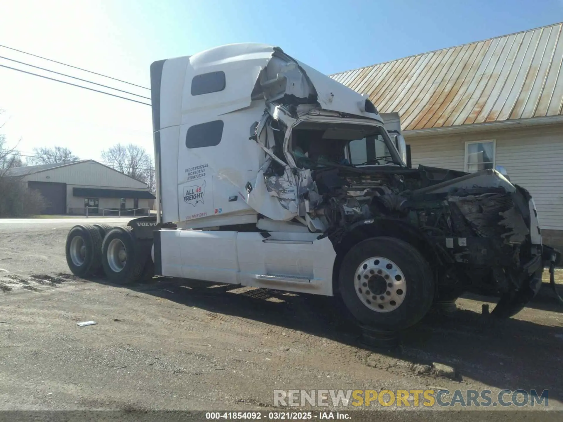 1 Photograph of a damaged car 4V4NC9EH9NN319511 VOLVO VNL 2022