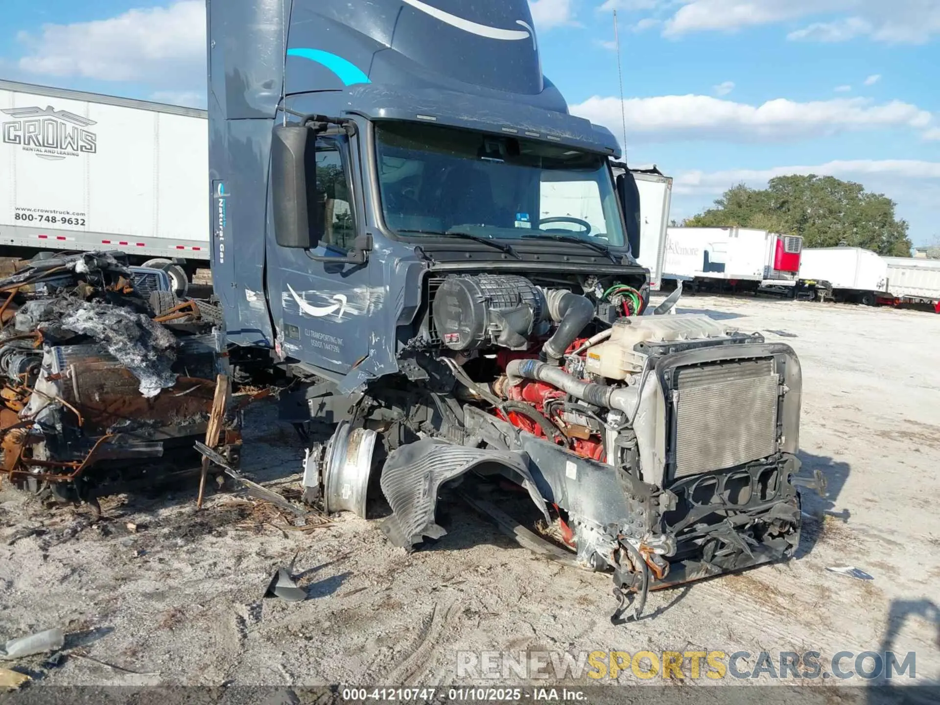 1 Photograph of a damaged car 4V4NC9UG4NN309672 VOLVO VNL 2022