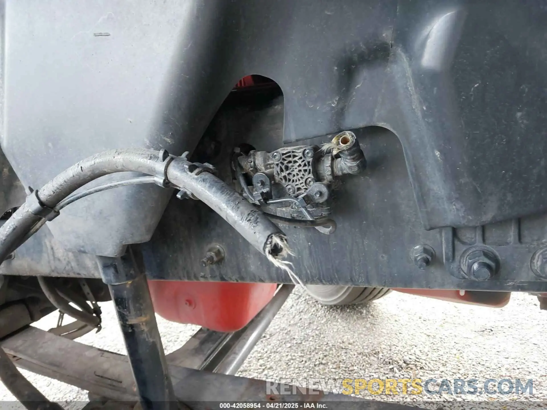 14 Photograph of a damaged car 4V4NC9UG9NN312356 VOLVO VNL 2022