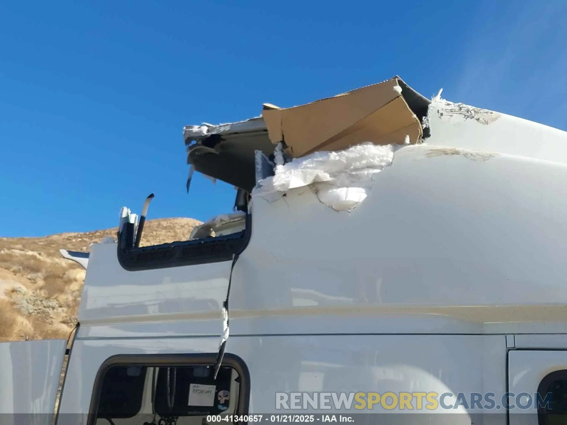 14 Photograph of a damaged car 4V4NC9EH0PN334515 VOLVO VNL 2023