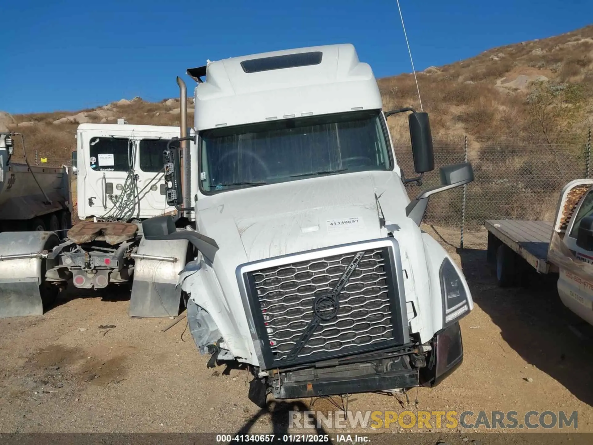 15 Photograph of a damaged car 4V4NC9EH0PN334515 VOLVO VNL 2023