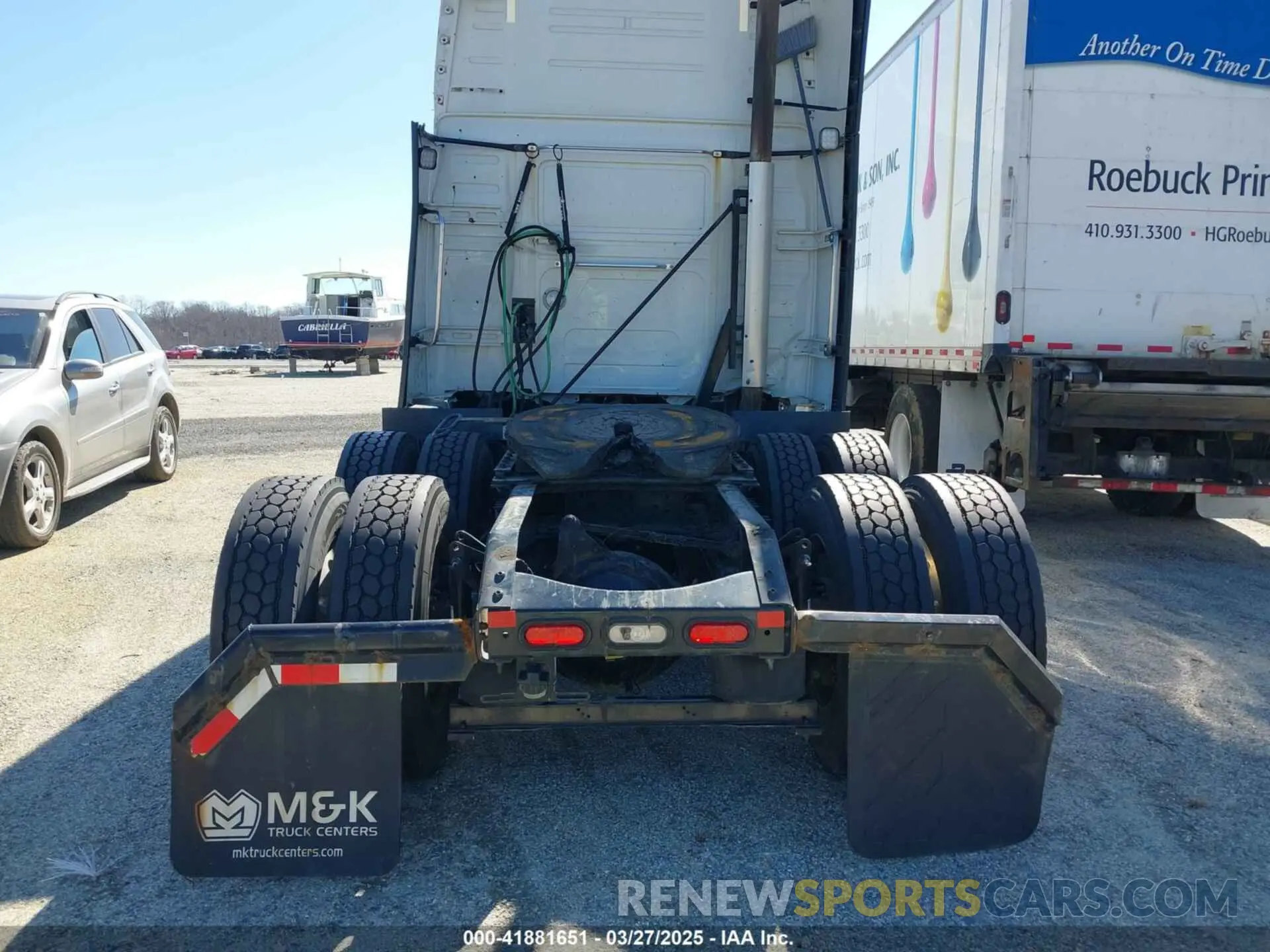 15 Photograph of a damaged car 4V4NC9EH1PN615884 VOLVO VNL 2023