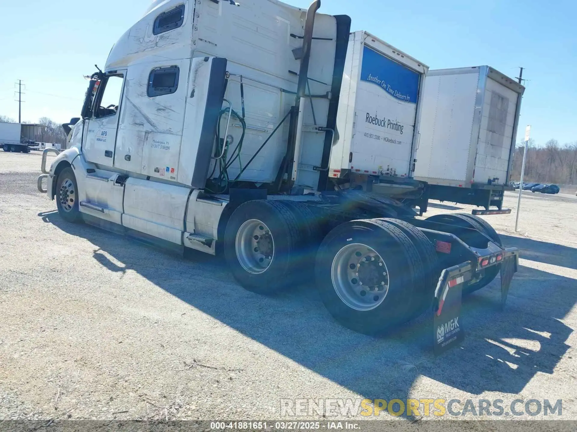 3 Photograph of a damaged car 4V4NC9EH1PN615884 VOLVO VNL 2023