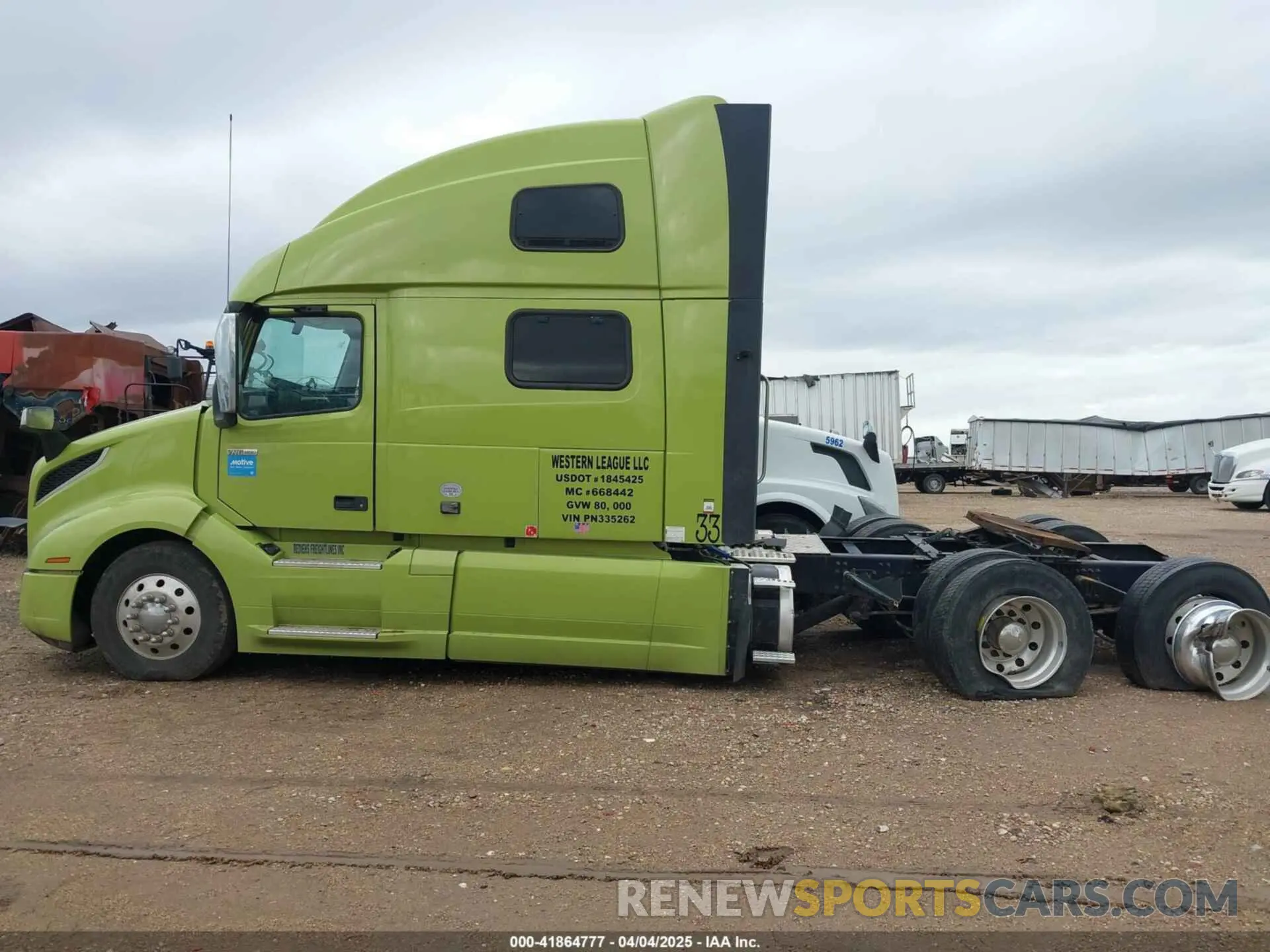 14 Photograph of a damaged car 4V4NC9EH2PN335262 VOLVO VNL 2023
