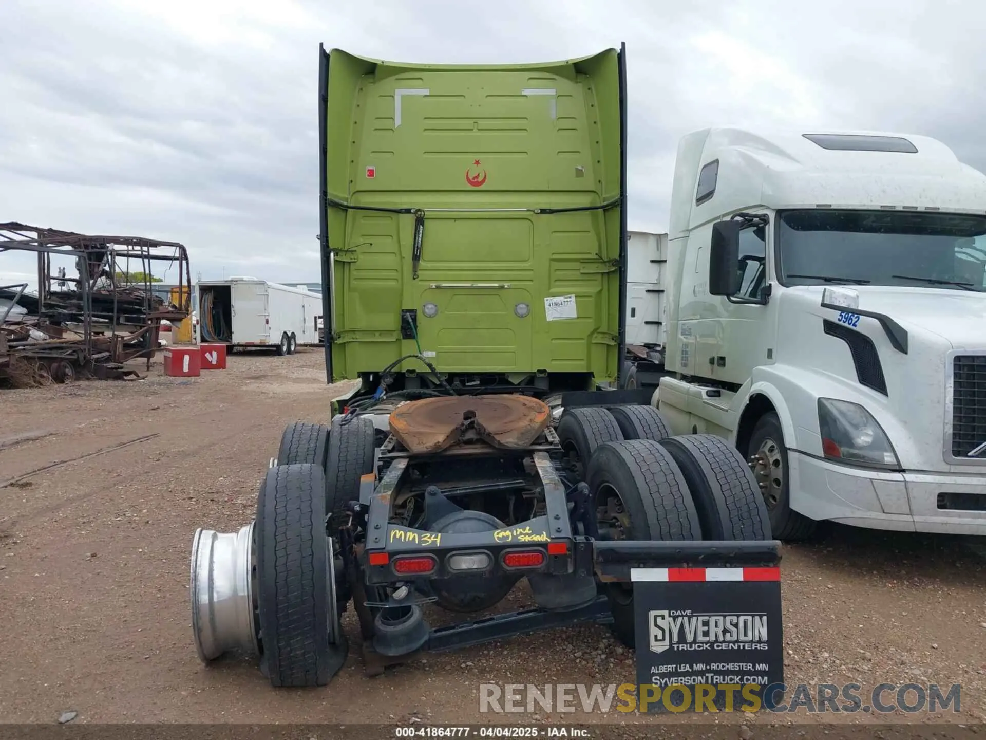 15 Photograph of a damaged car 4V4NC9EH2PN335262 VOLVO VNL 2023