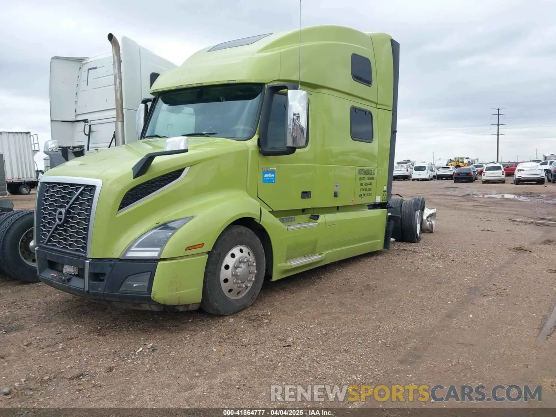 2 Photograph of a damaged car 4V4NC9EH2PN335262 VOLVO VNL 2023