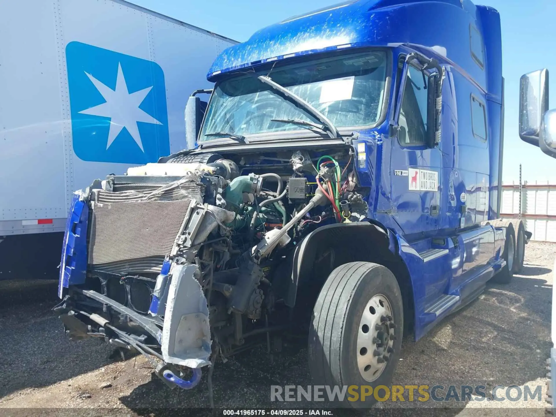 11 Photograph of a damaged car 4V4NC9EH4PN319922 VOLVO VNL 2023