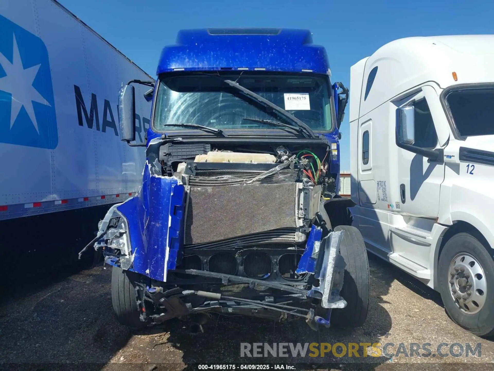 12 Photograph of a damaged car 4V4NC9EH4PN319922 VOLVO VNL 2023