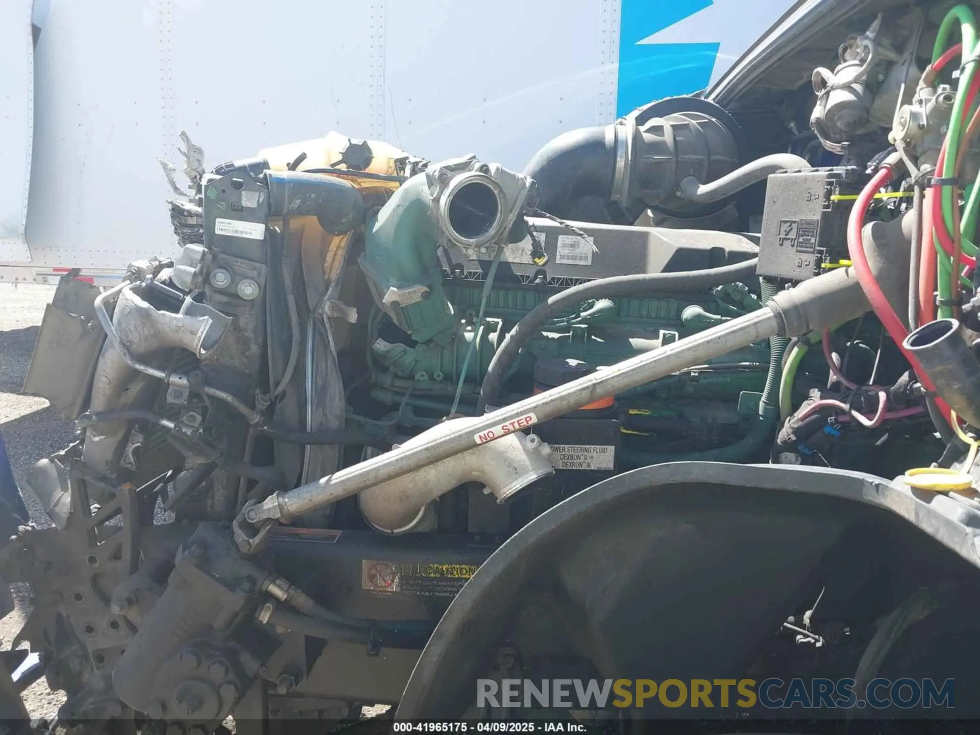 9 Photograph of a damaged car 4V4NC9EH4PN319922 VOLVO VNL 2023